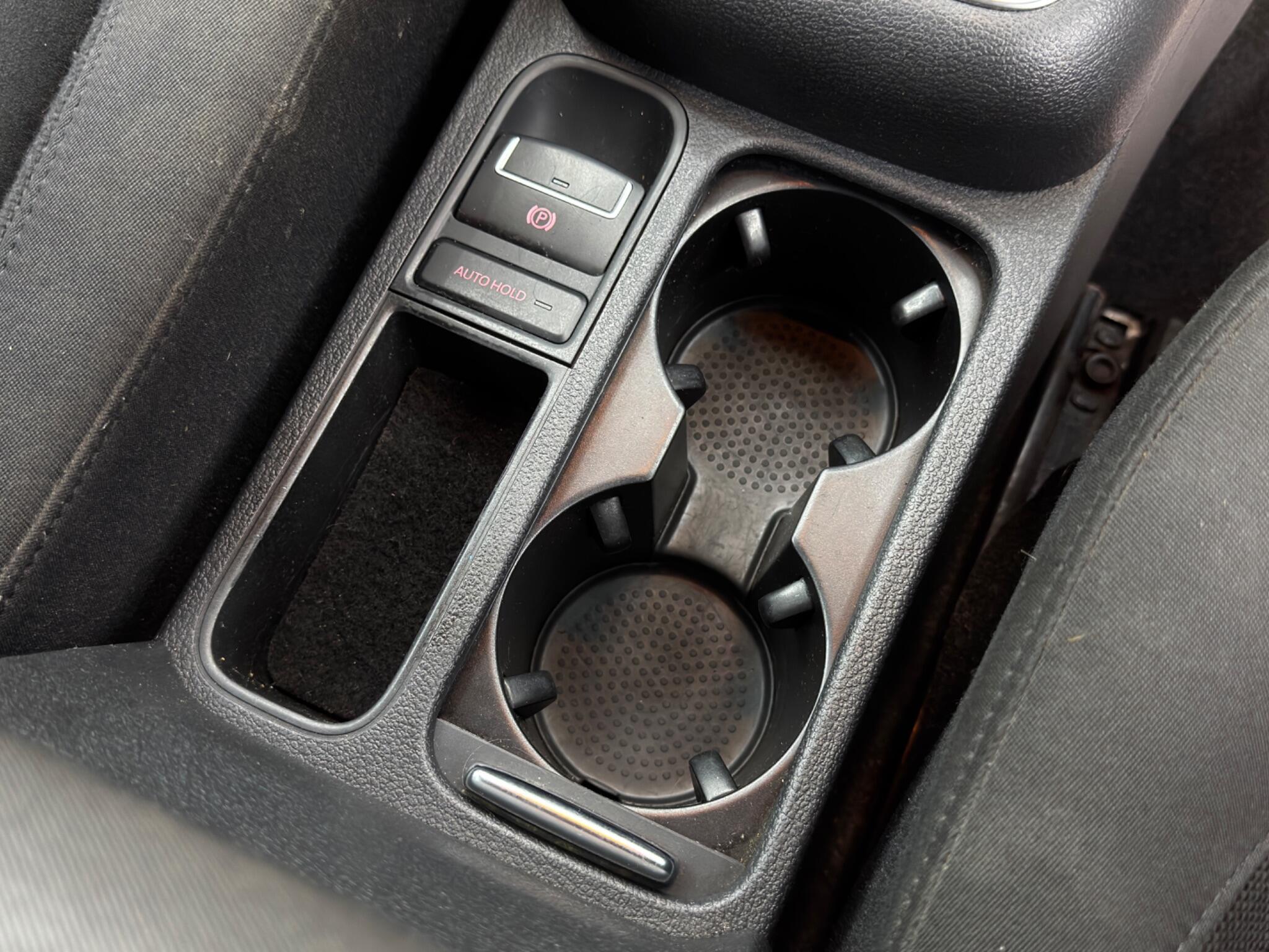 Volkswagen Tiguan - Image 25