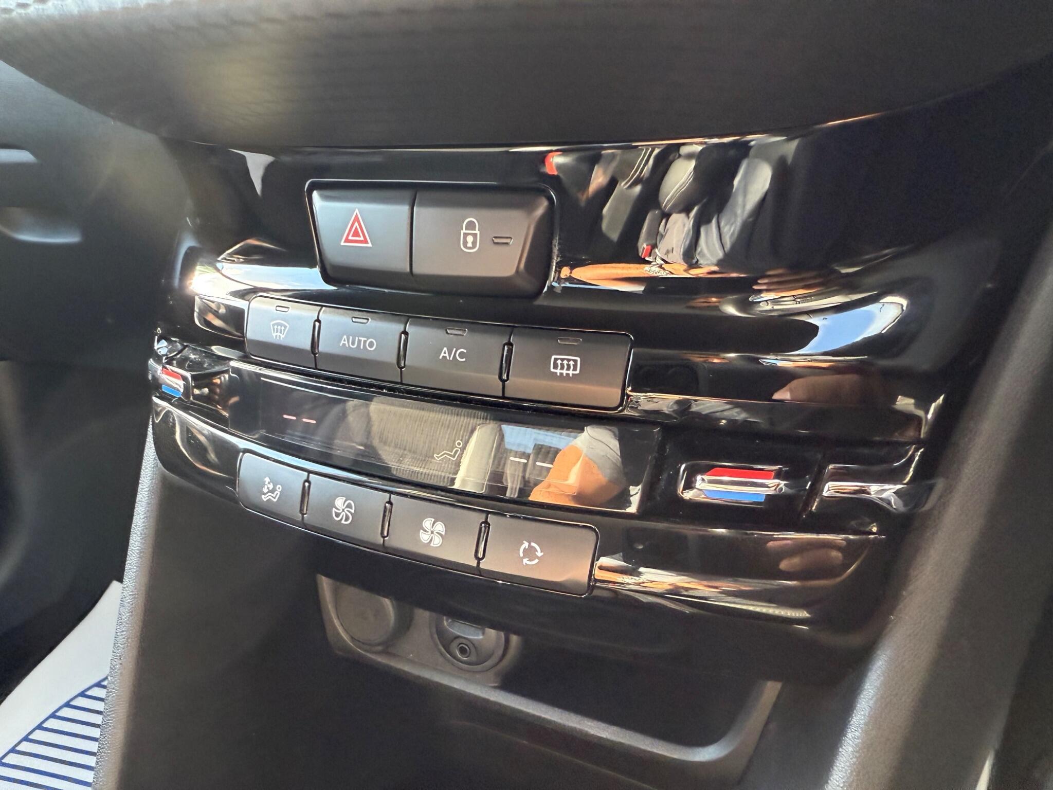 Peugeot 2008 - Image 15