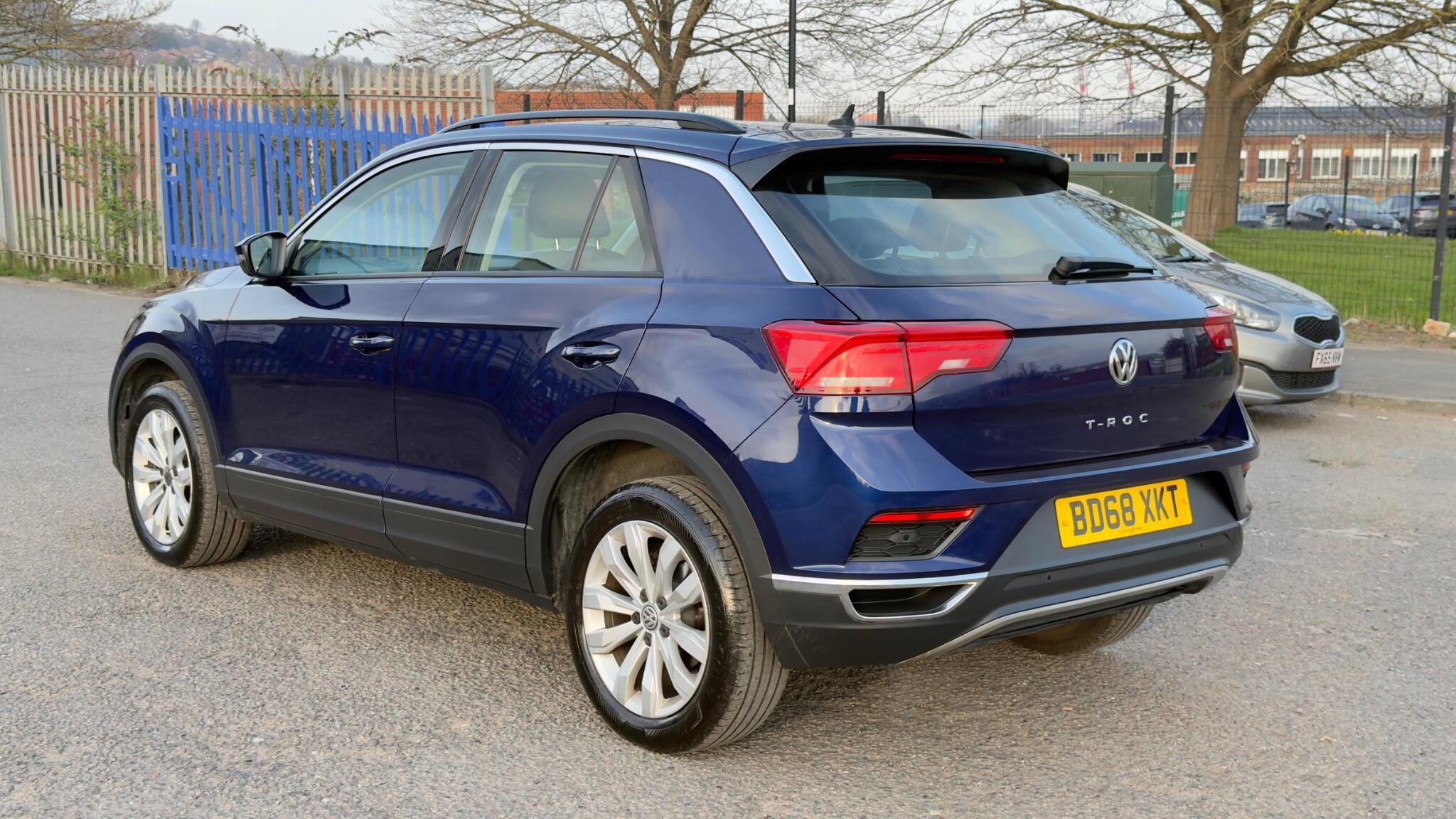 Volkswagen T-Roc - Image 4