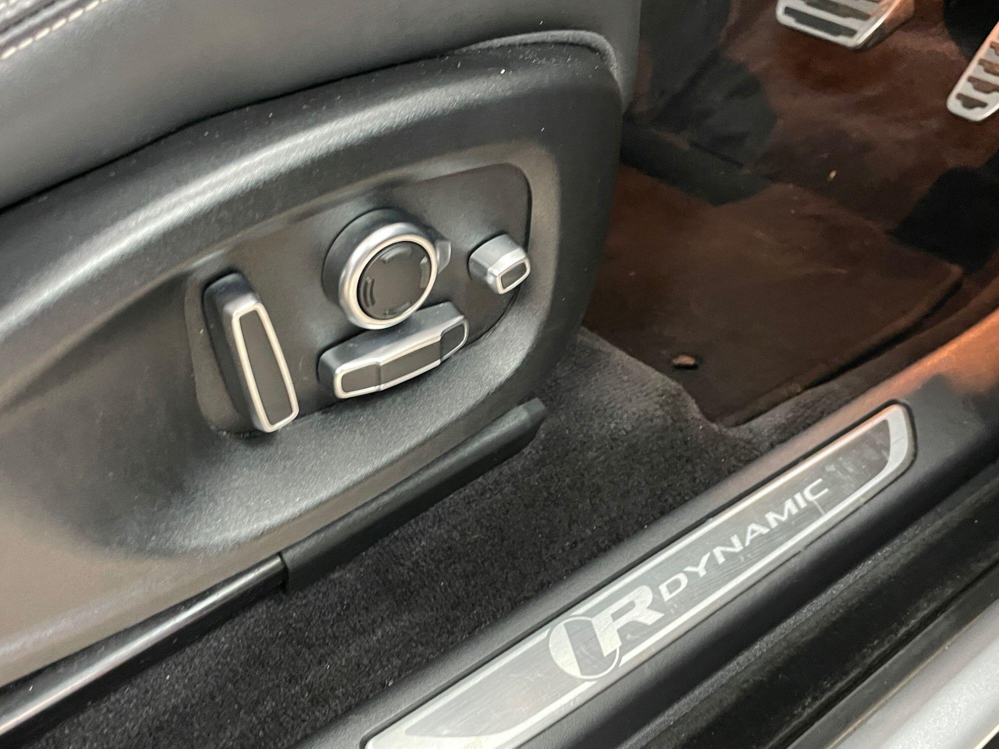 Jaguar E-Pace - Image 27