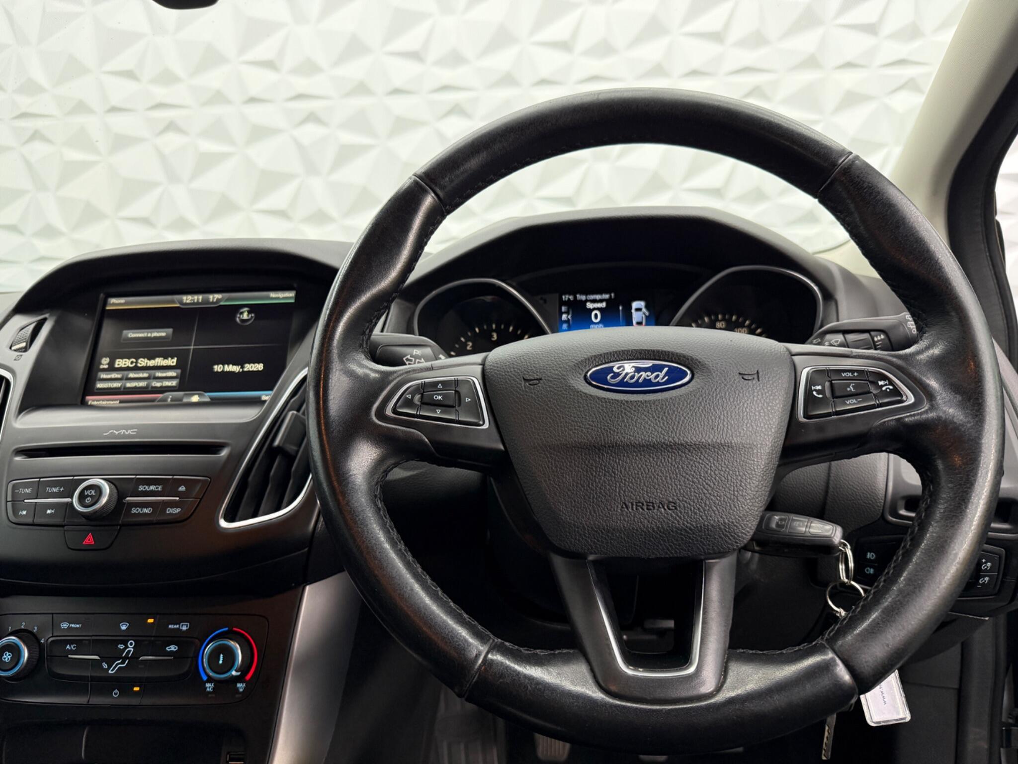 Ford Focus - Image 23