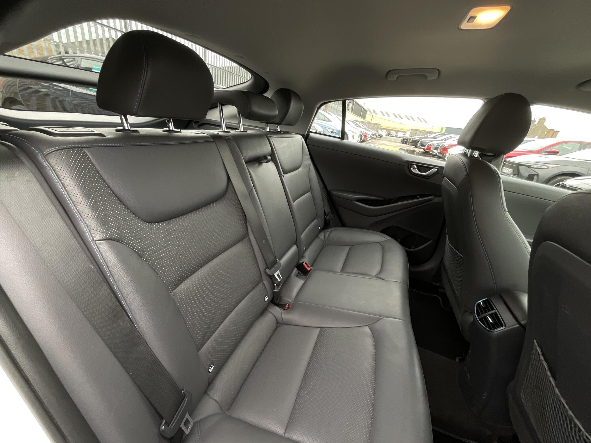 Hyundai Ioniq - Image 8