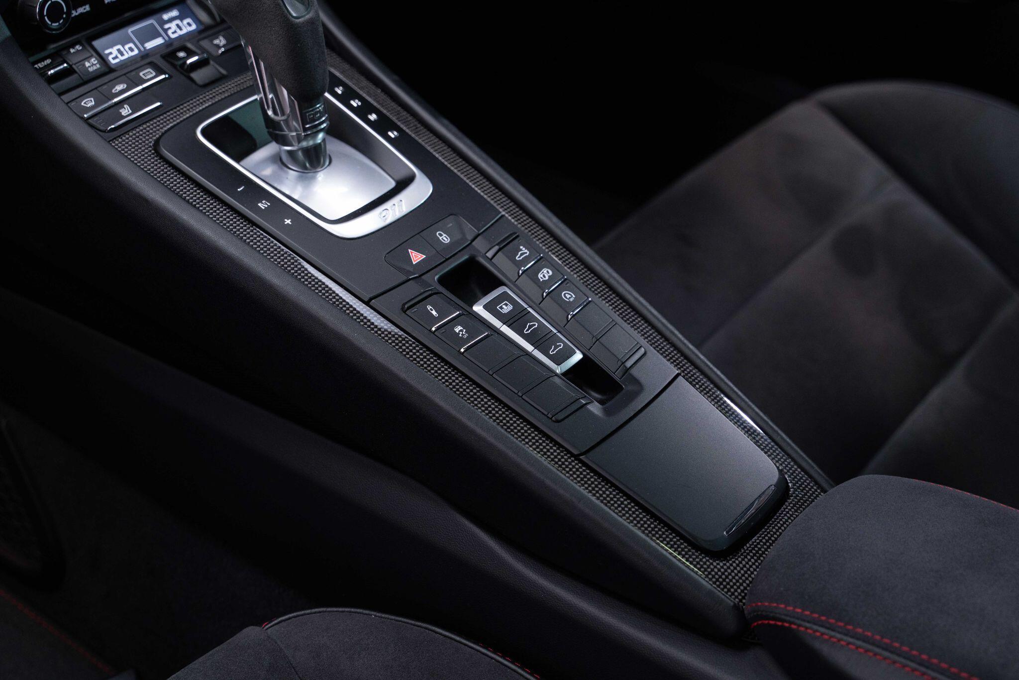 Porsche 911 - Image 12