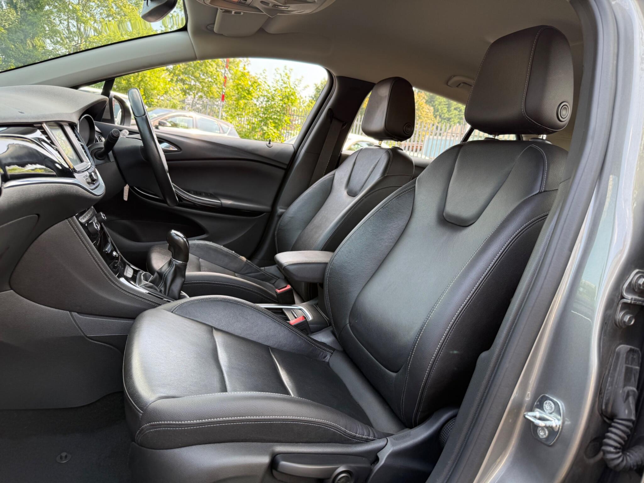 Vauxhall Astra - Image 14