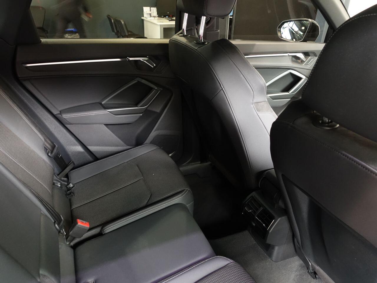 Audi Q3 - Image 15