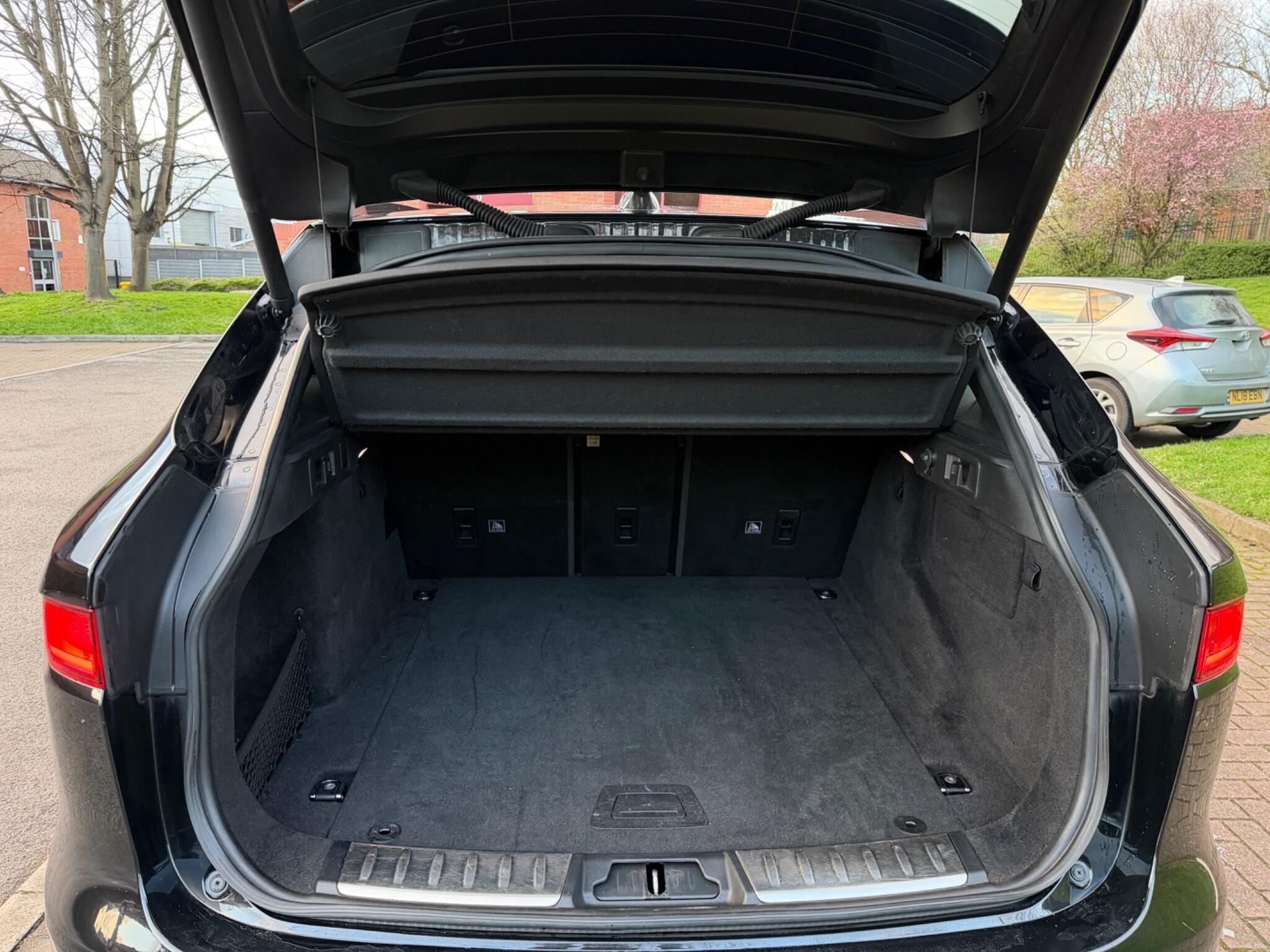 Jaguar F-Pace - Image 32