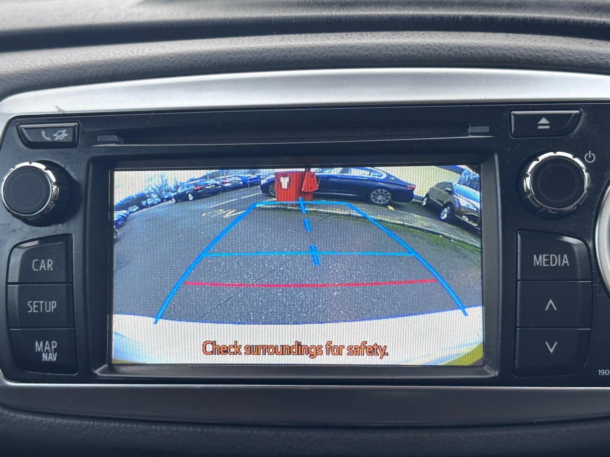 Toyota Yaris - Image 18