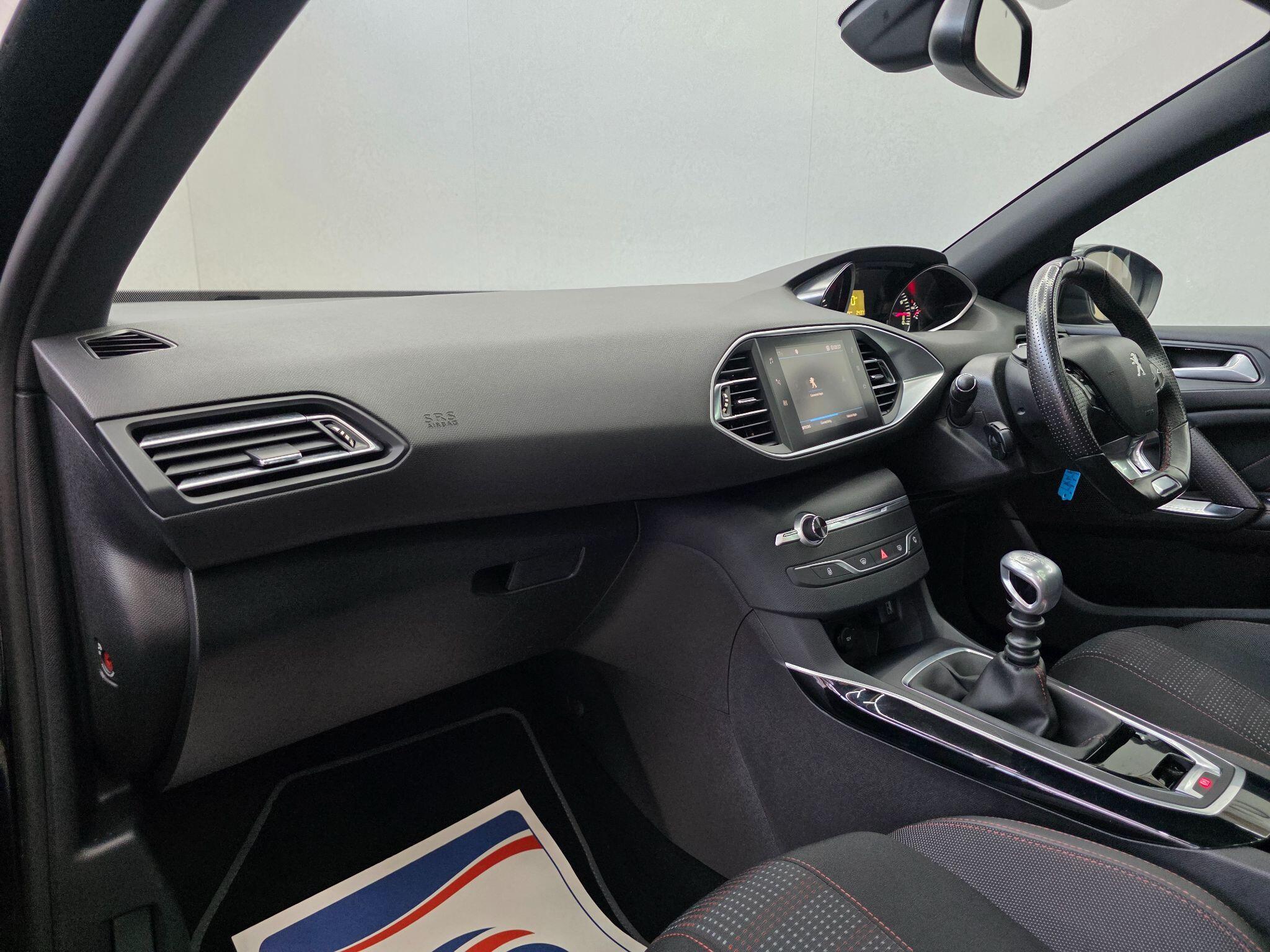 Peugeot 308 - Image 17