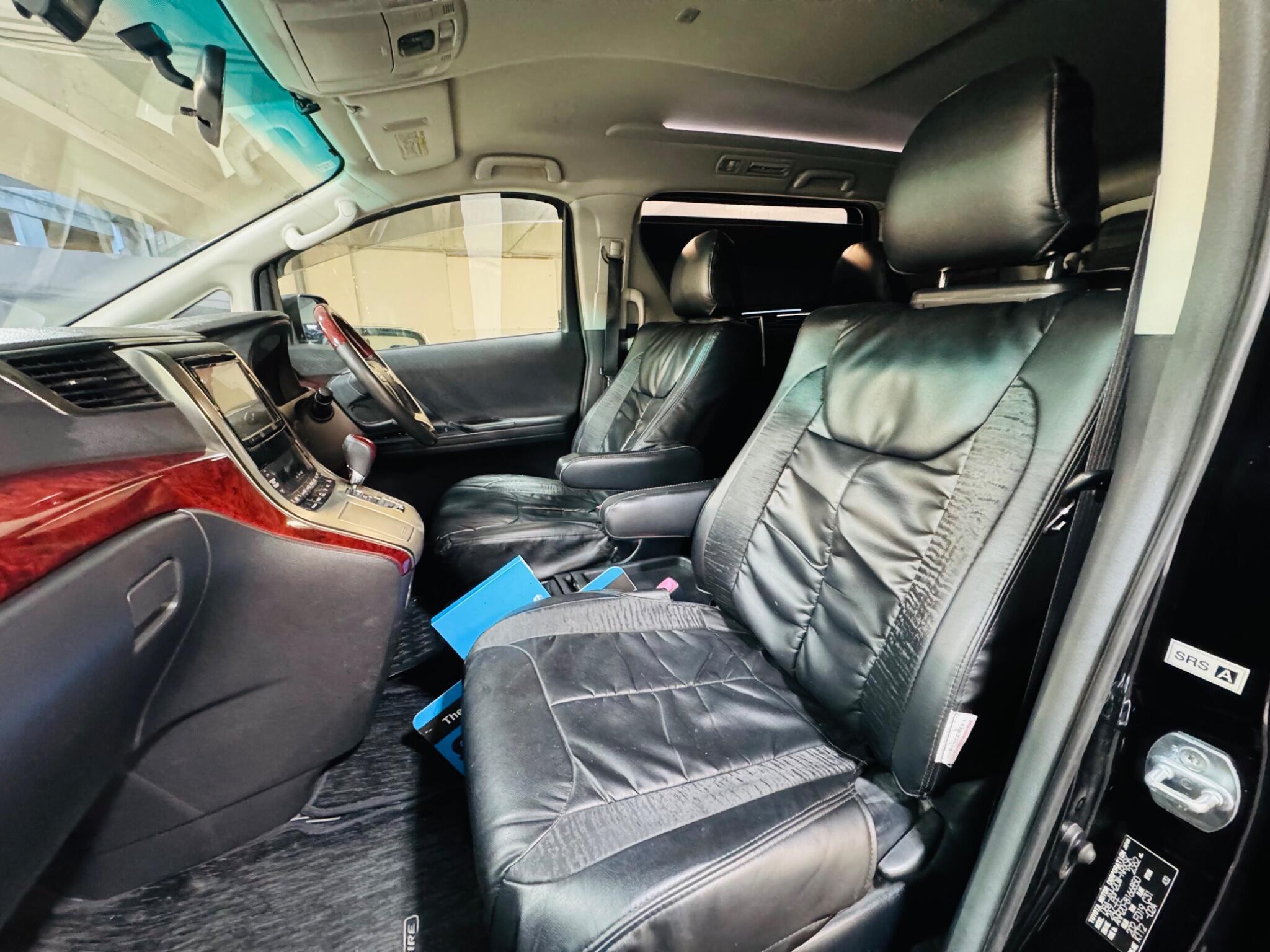 Toyota Vellfire - Image 10