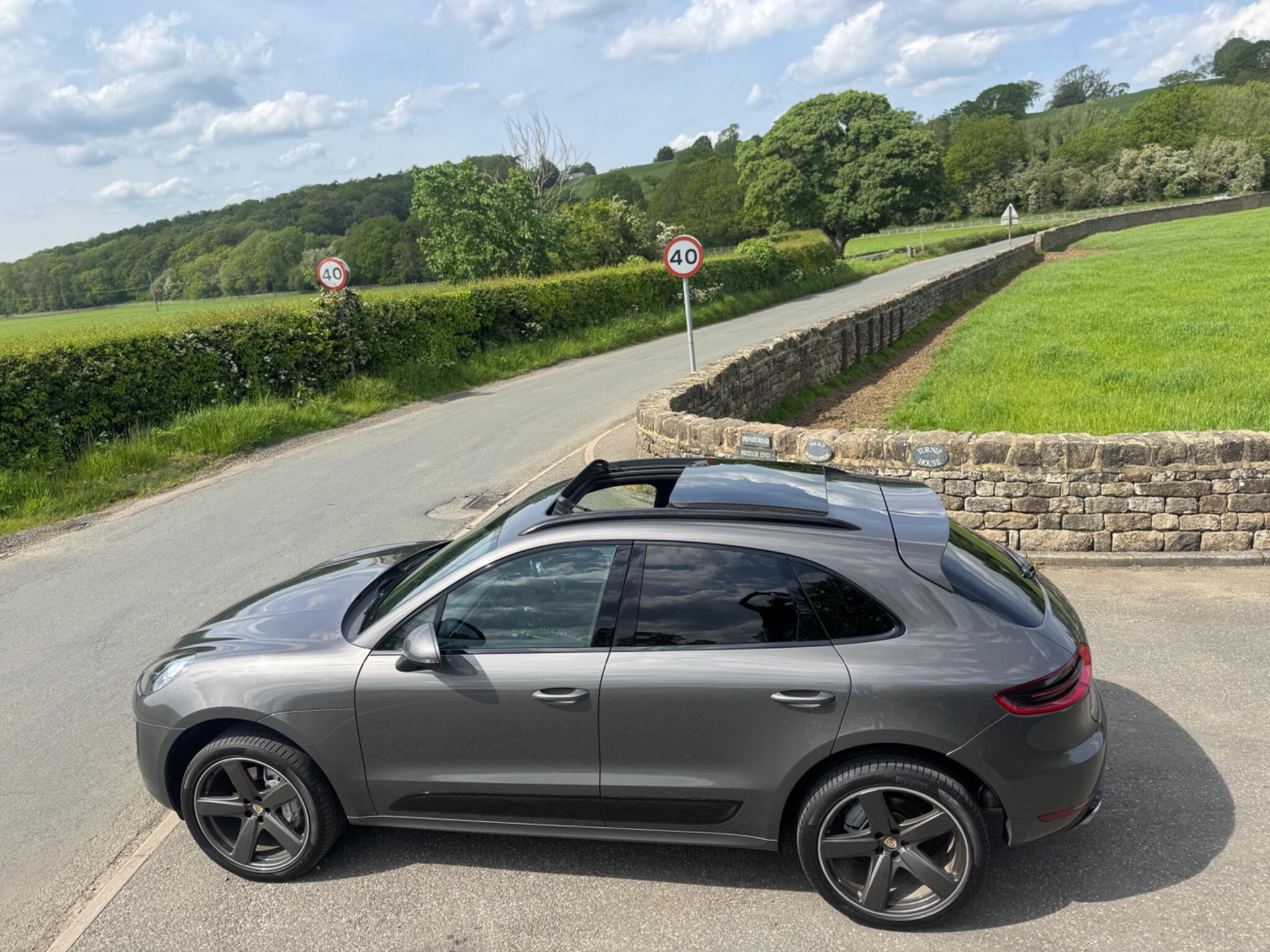 Porsche Macan - Image 12