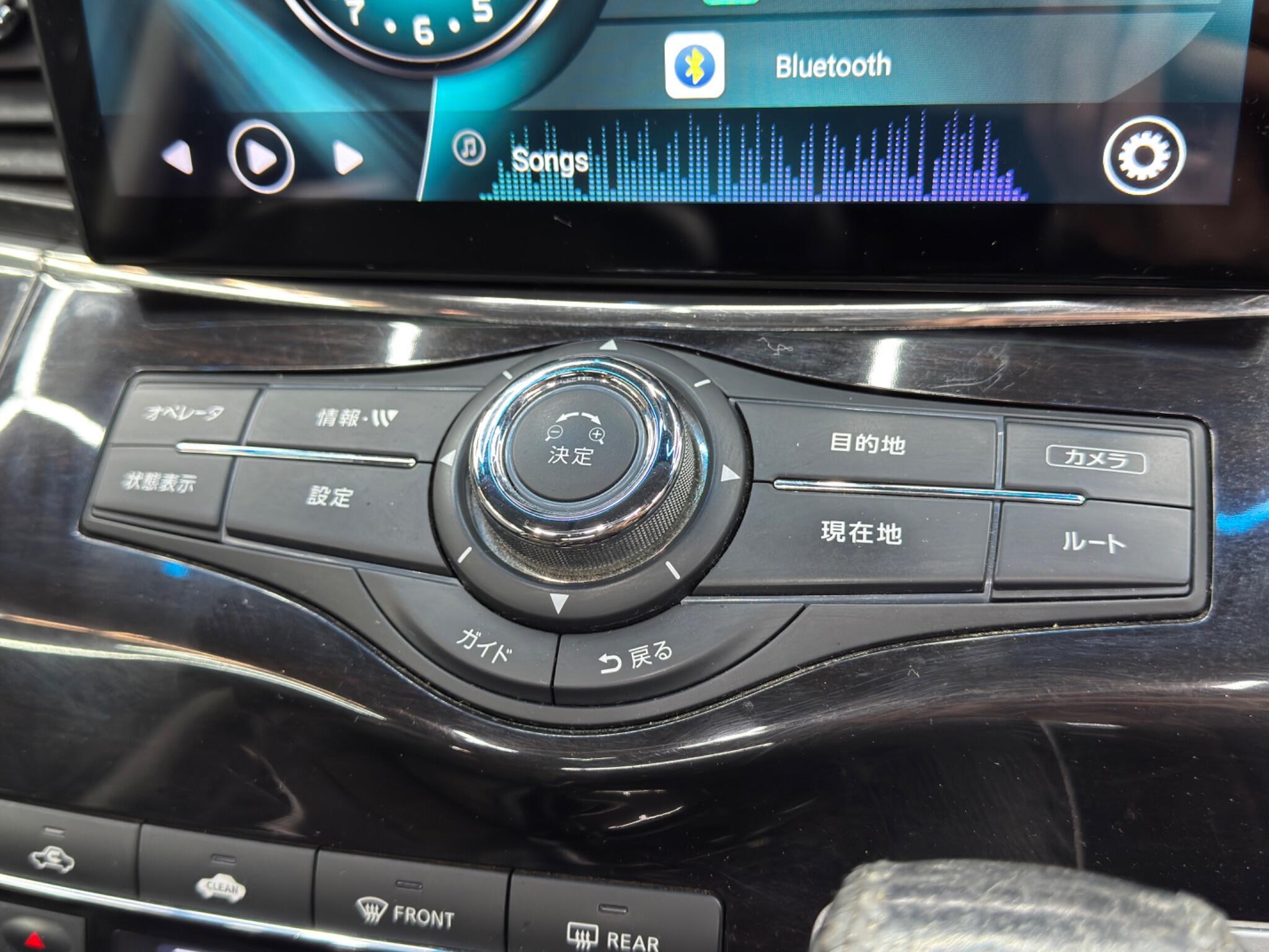 Nissan Elgrand - Image 28