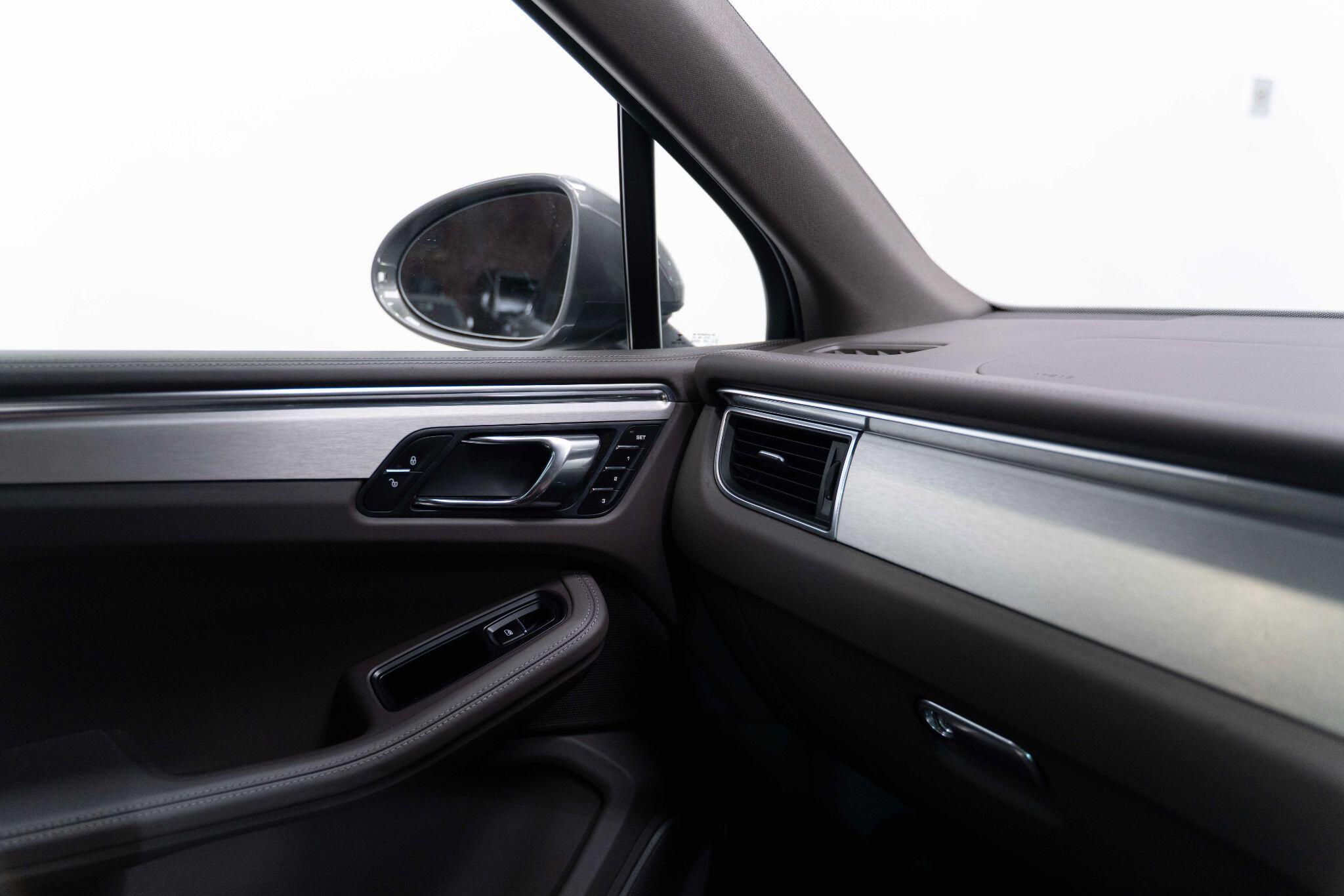 Porsche Macan - Image 7
