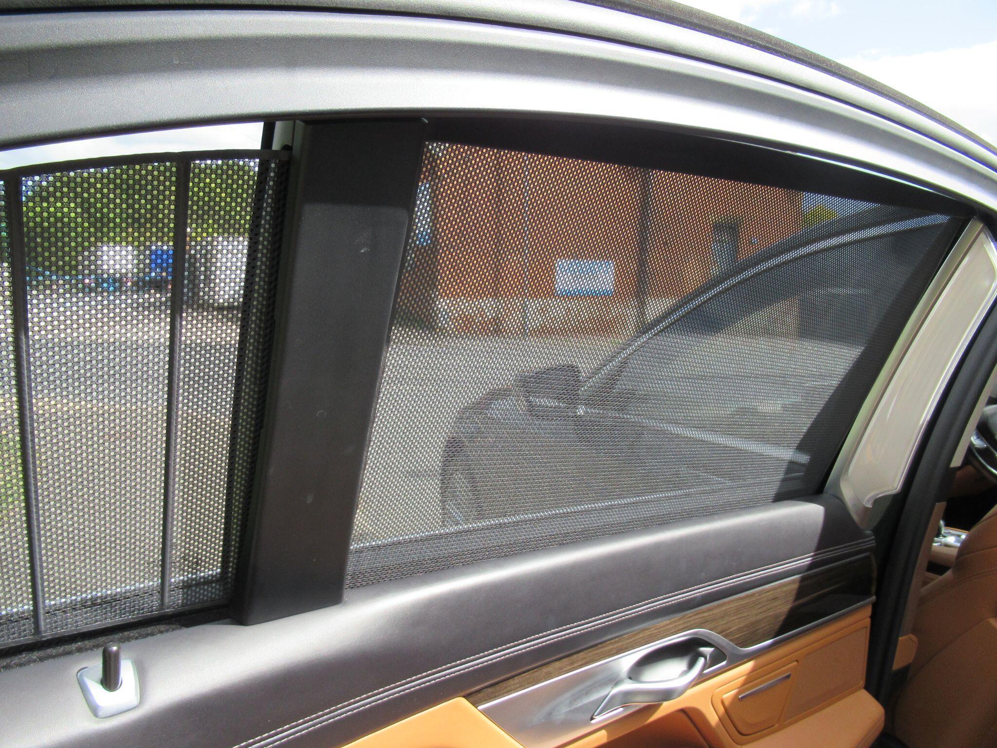 BMW 7 Series - Image 23