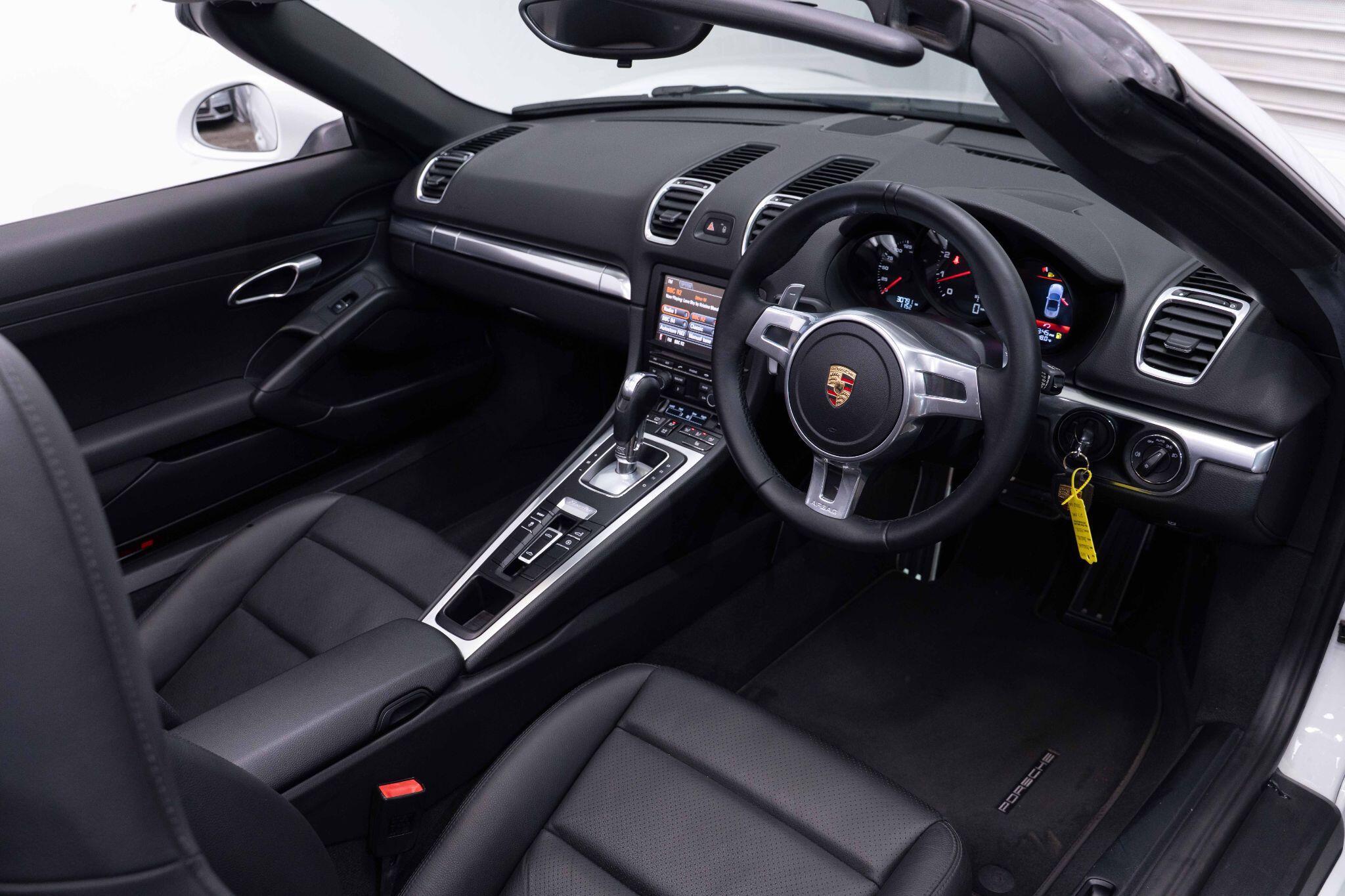 Porsche Boxster - Image 11