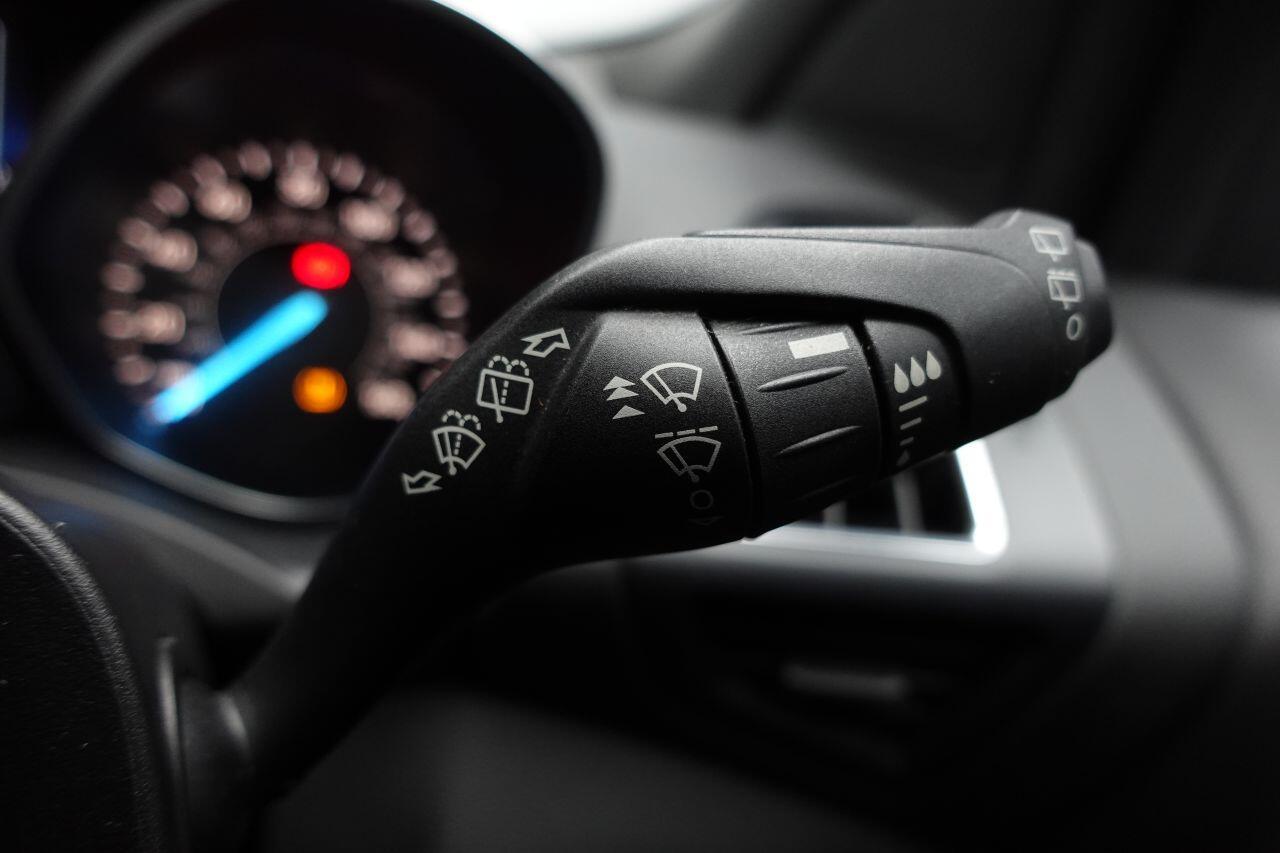 Ford Kuga - Image 34