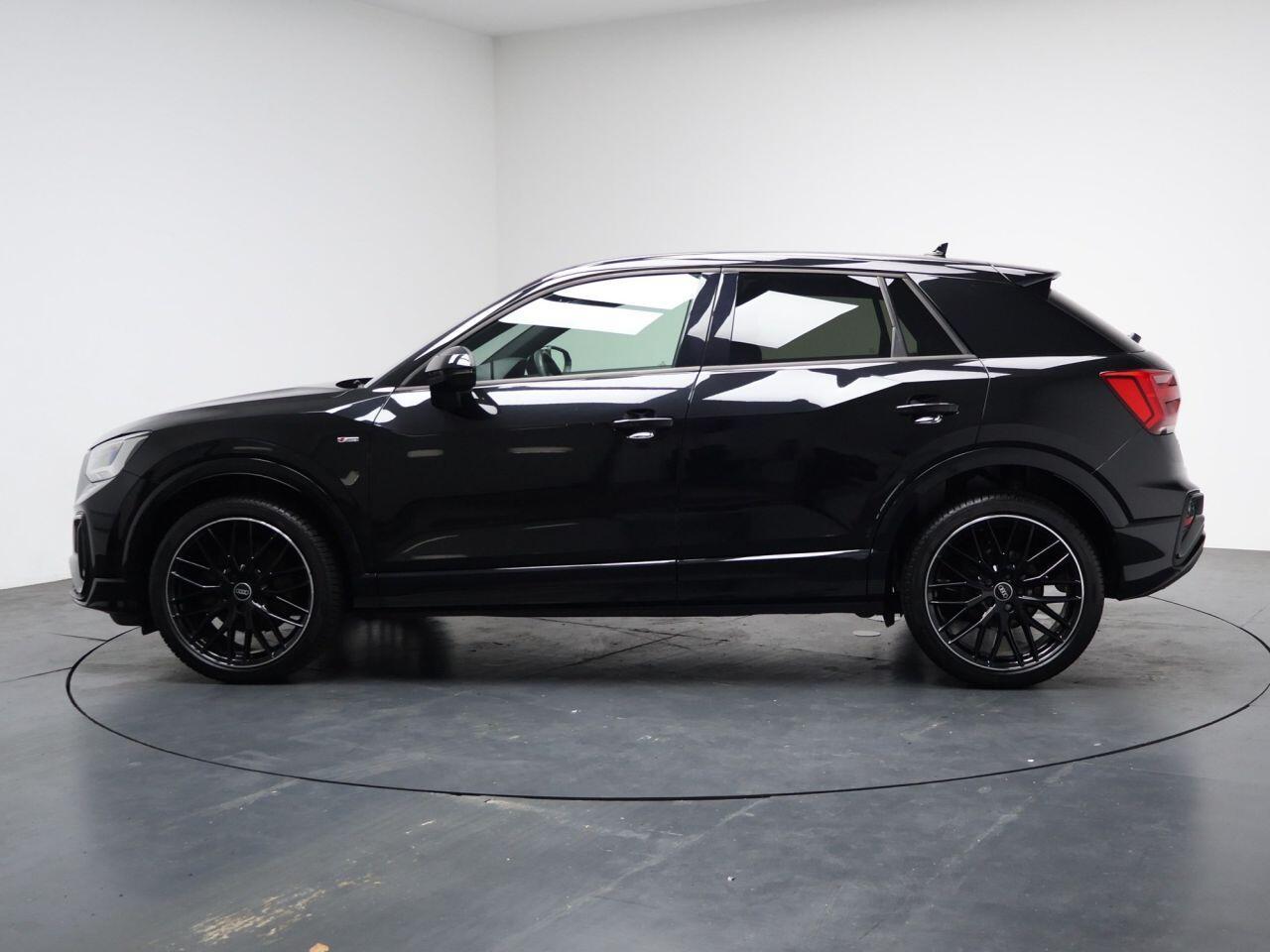 Audi Q2 - Image 8