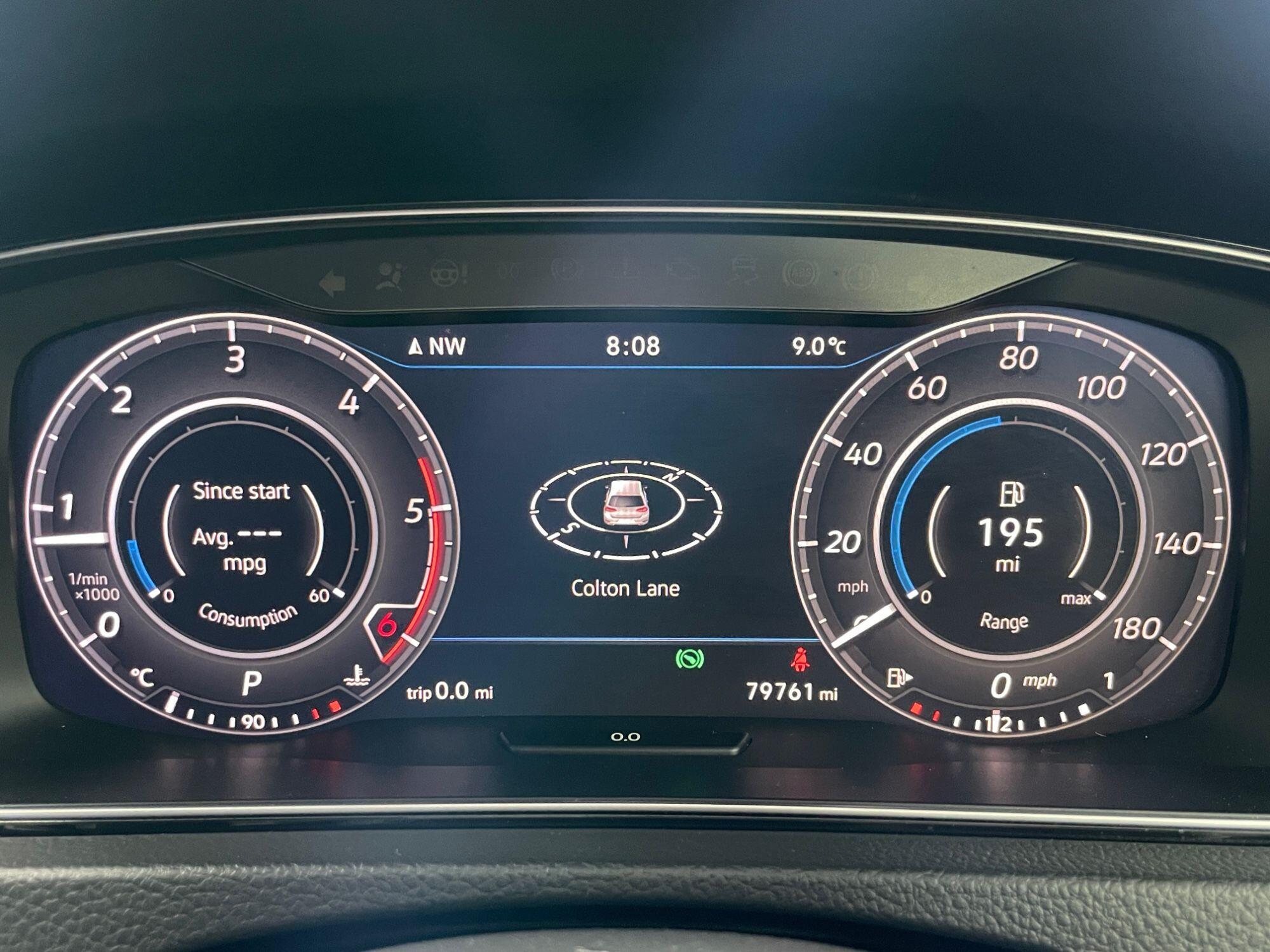 Volkswagen Golf - Image 37