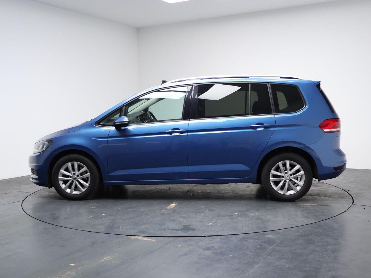 Volkswagen Touran - Image 6