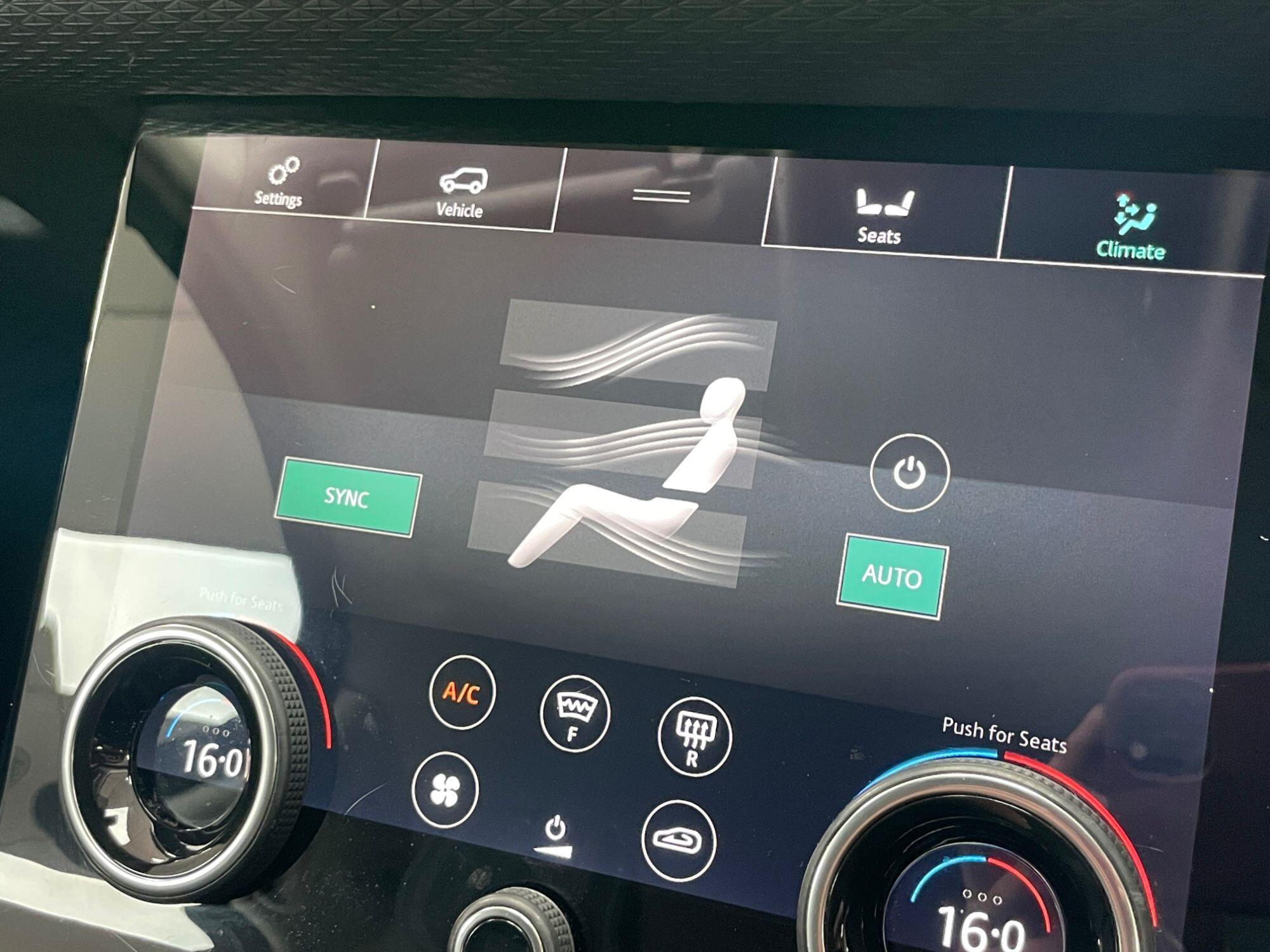 Land Rover Range Rover Velar - Image 44