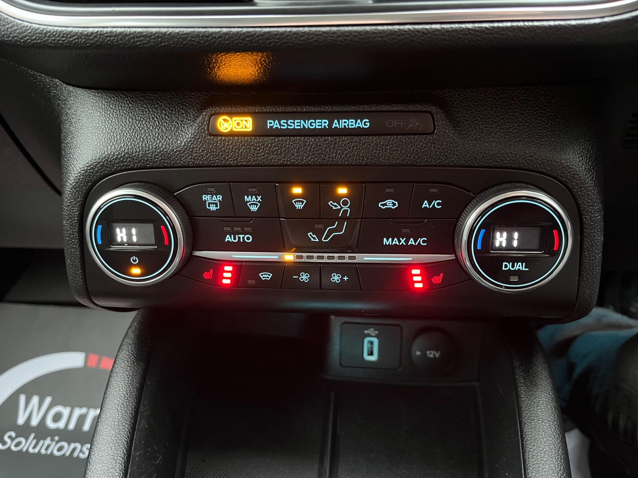 Ford Focus - Image 22