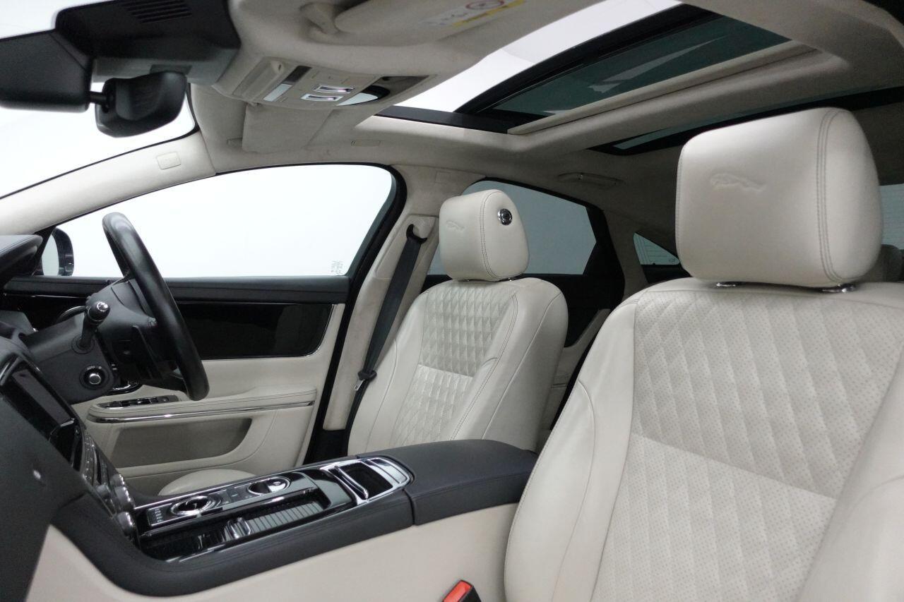 Jaguar XJ - Image 16