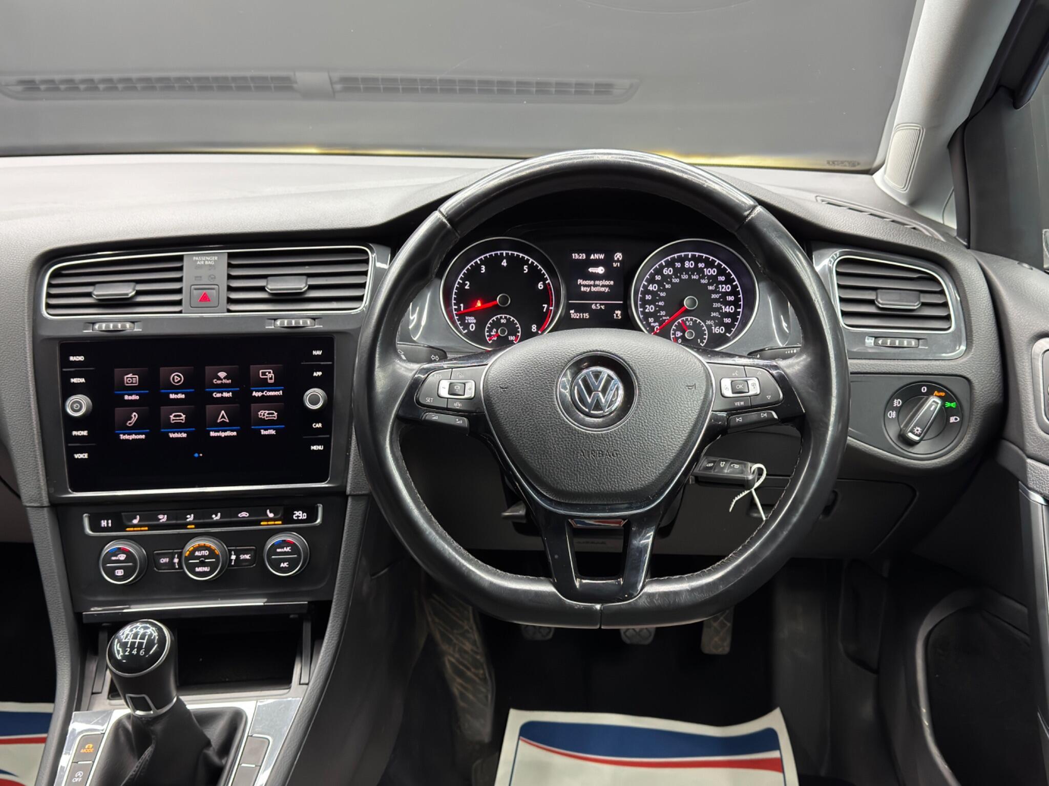 Volkswagen Golf - Image 18