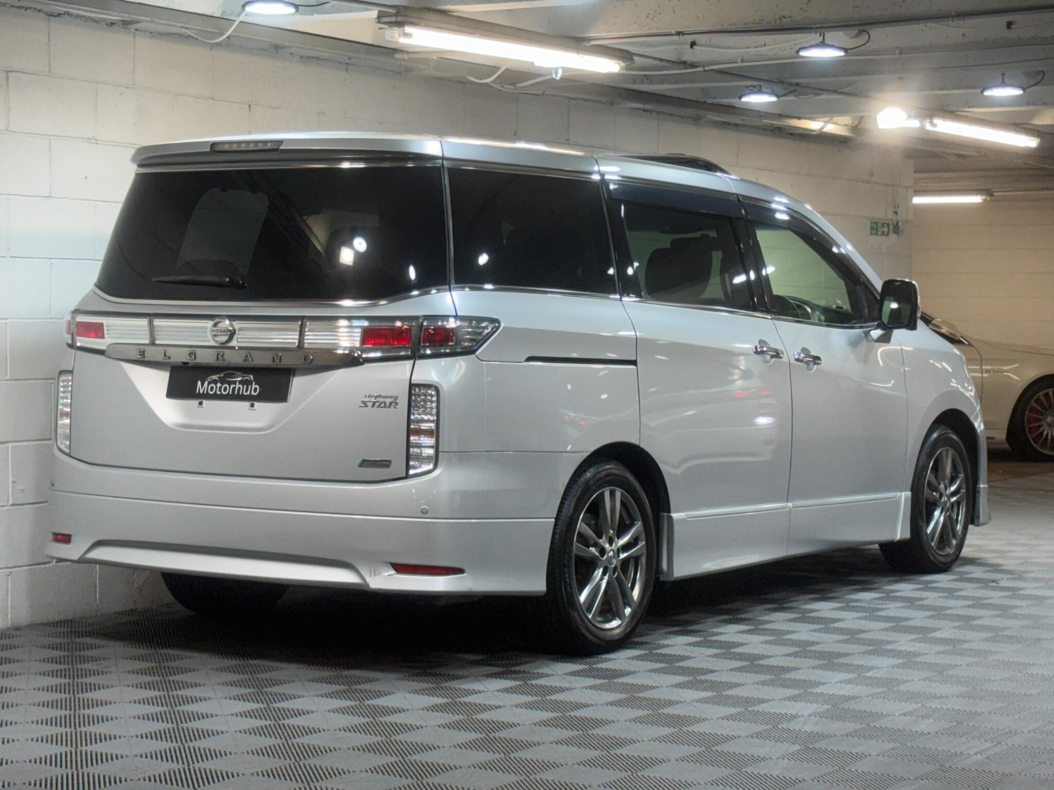Nissan Elgrand - Image 5