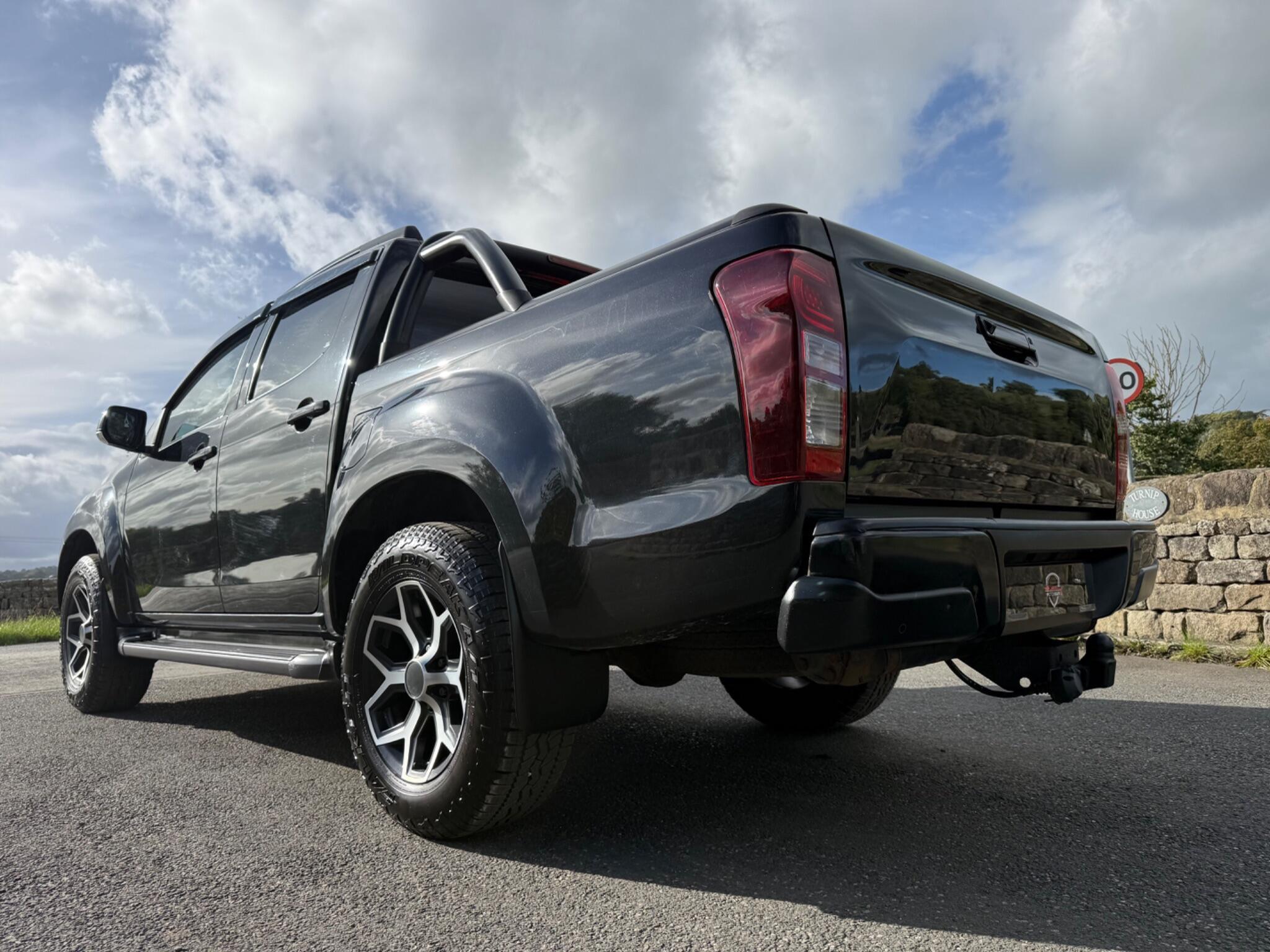 Isuzu D-MAX - Image 19