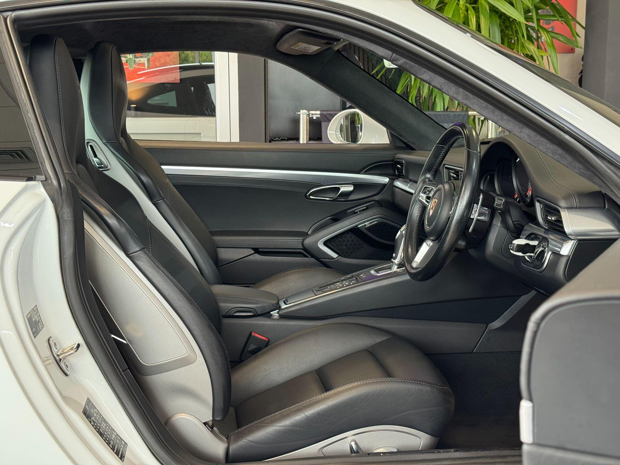 Porsche 911 - Image 20