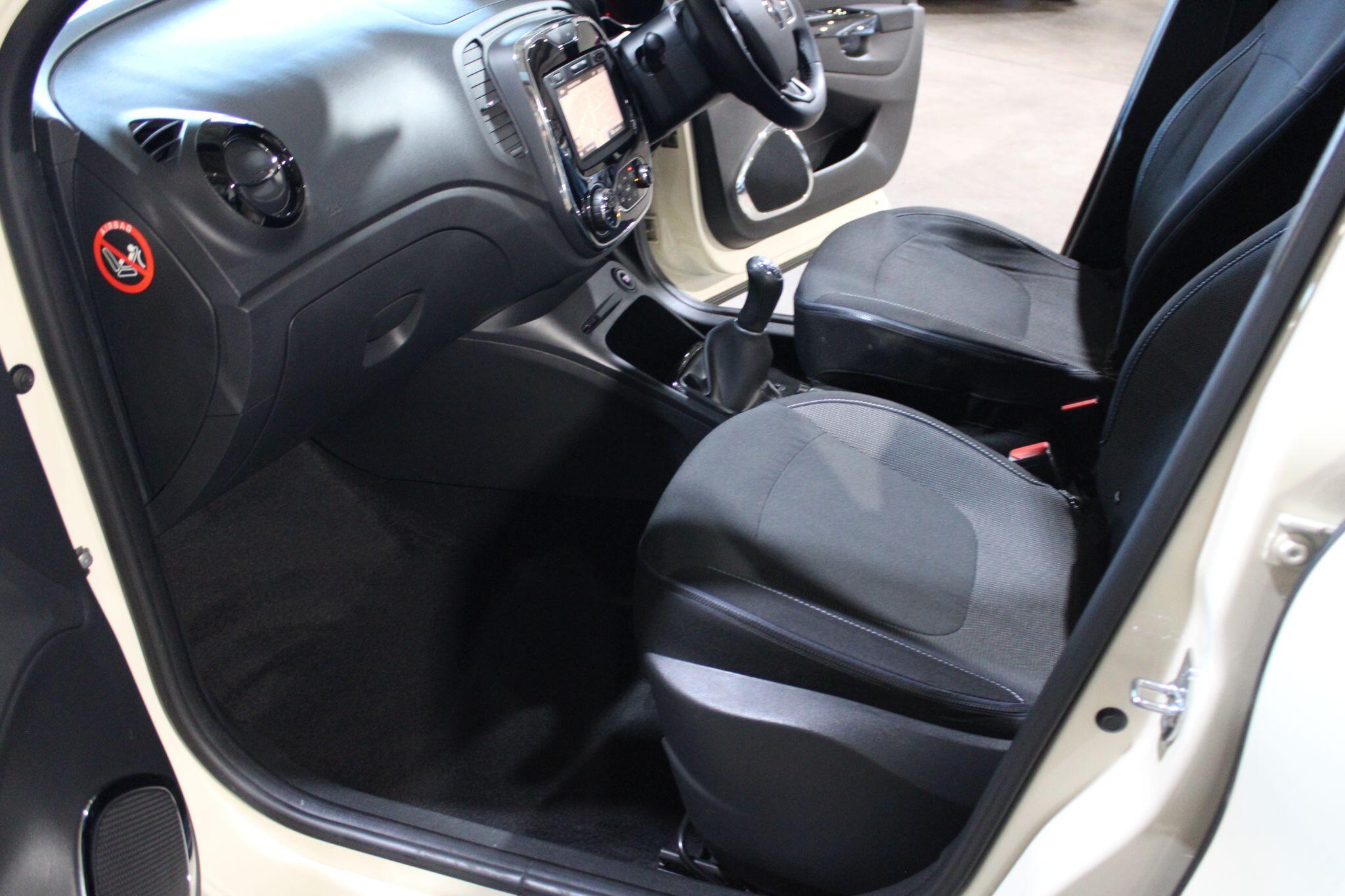 Renault Captur - Image 17