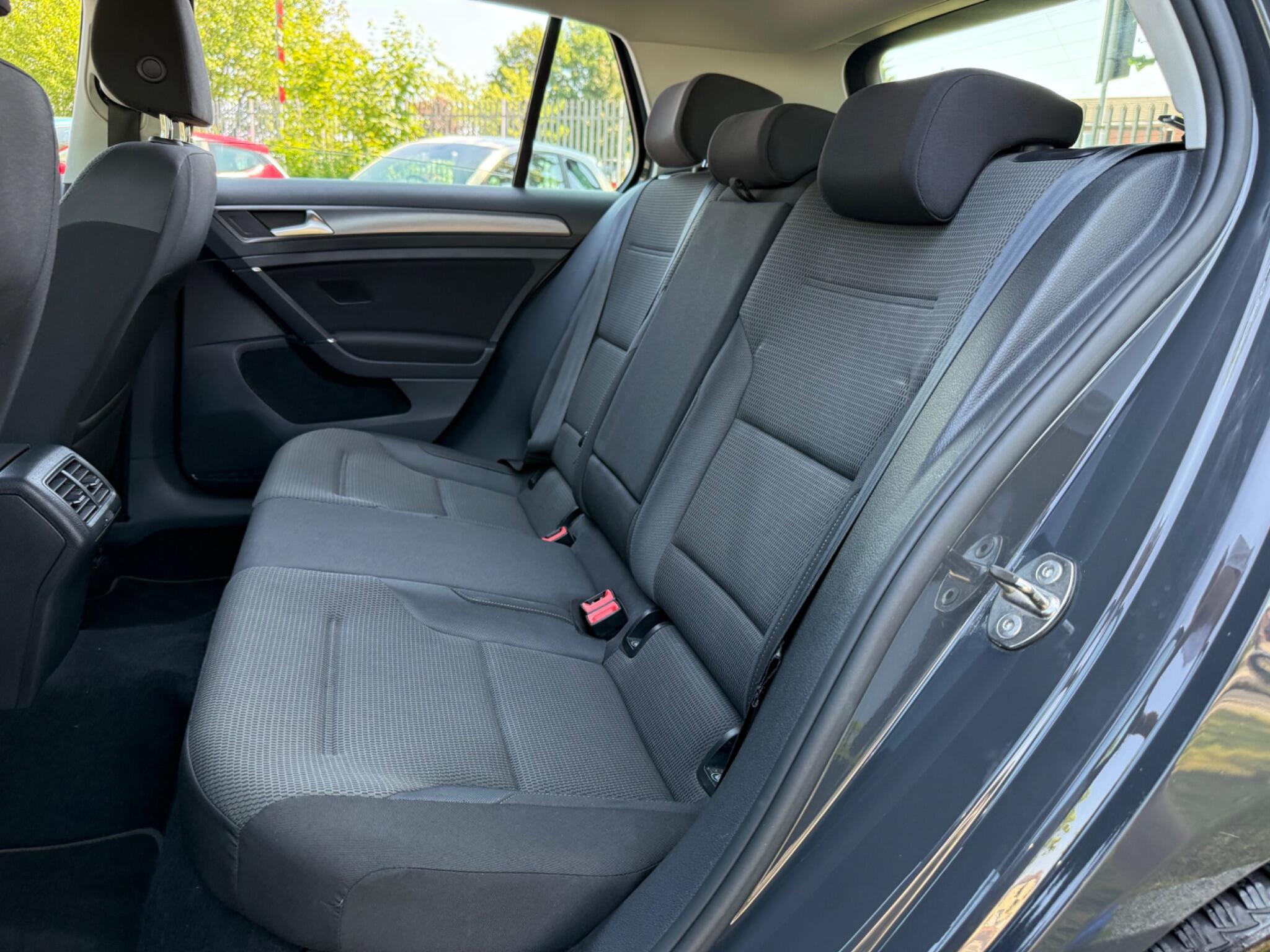 Volkswagen Golf - Image 14