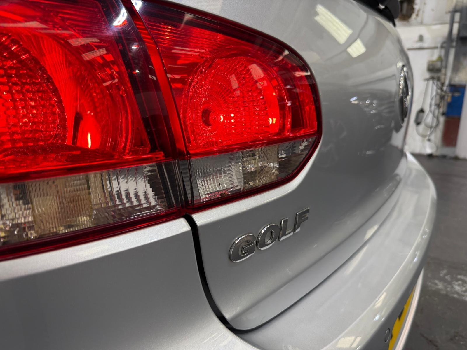 Volkswagen Golf - Image 14