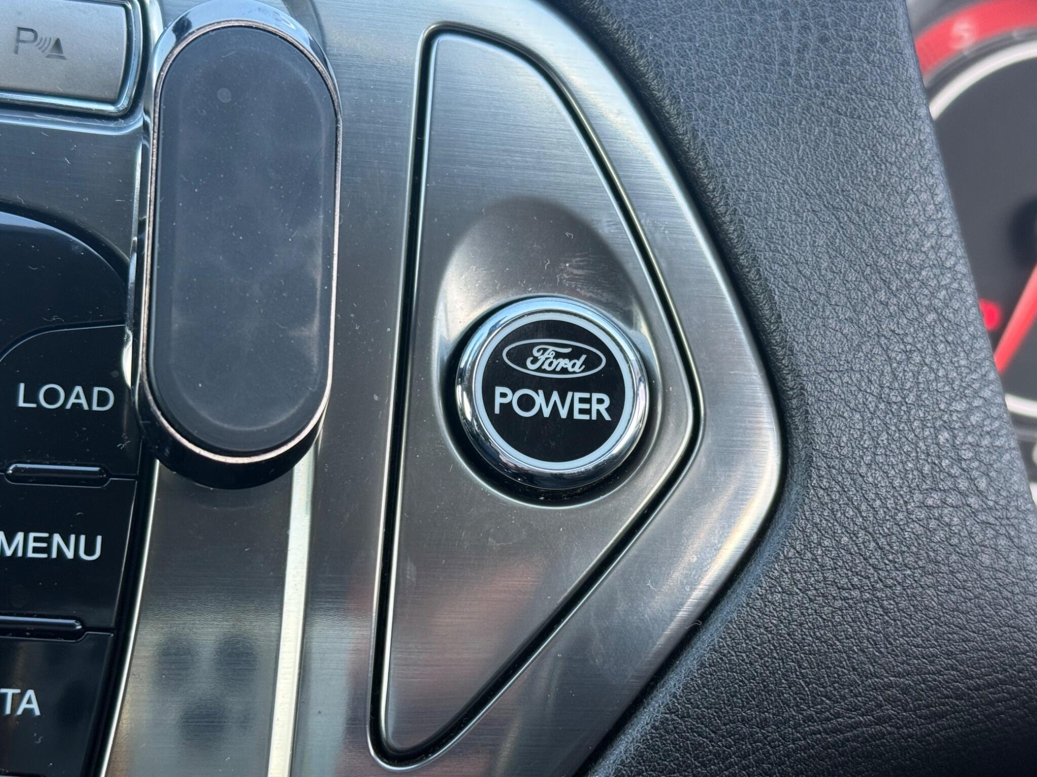 Ford Mondeo - Image 21