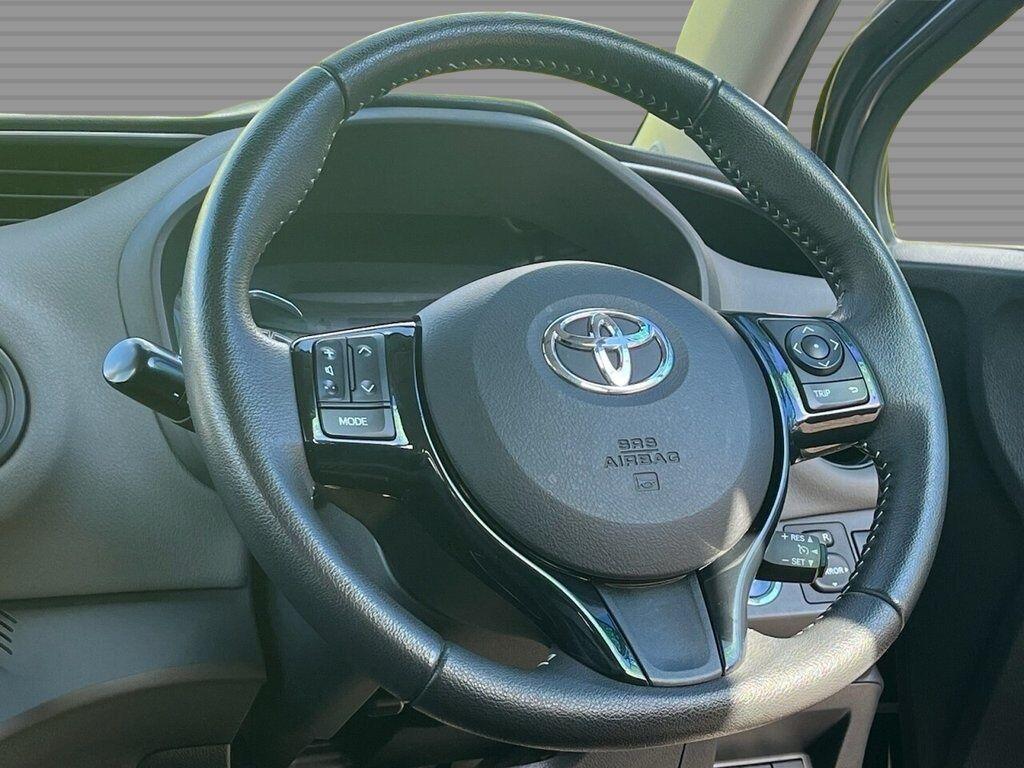Toyota Yaris - Image 19