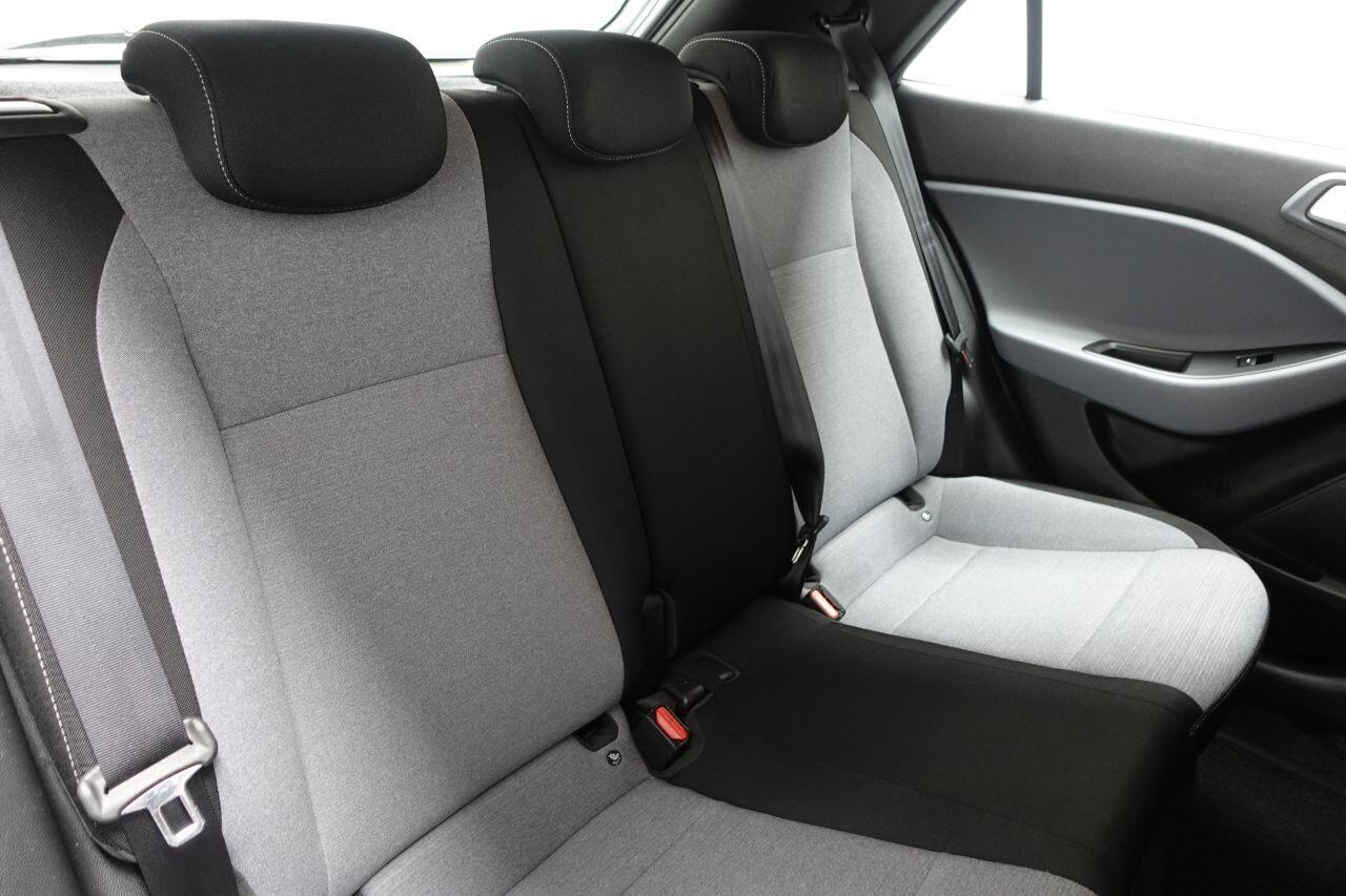 Hyundai i20 - Image 18