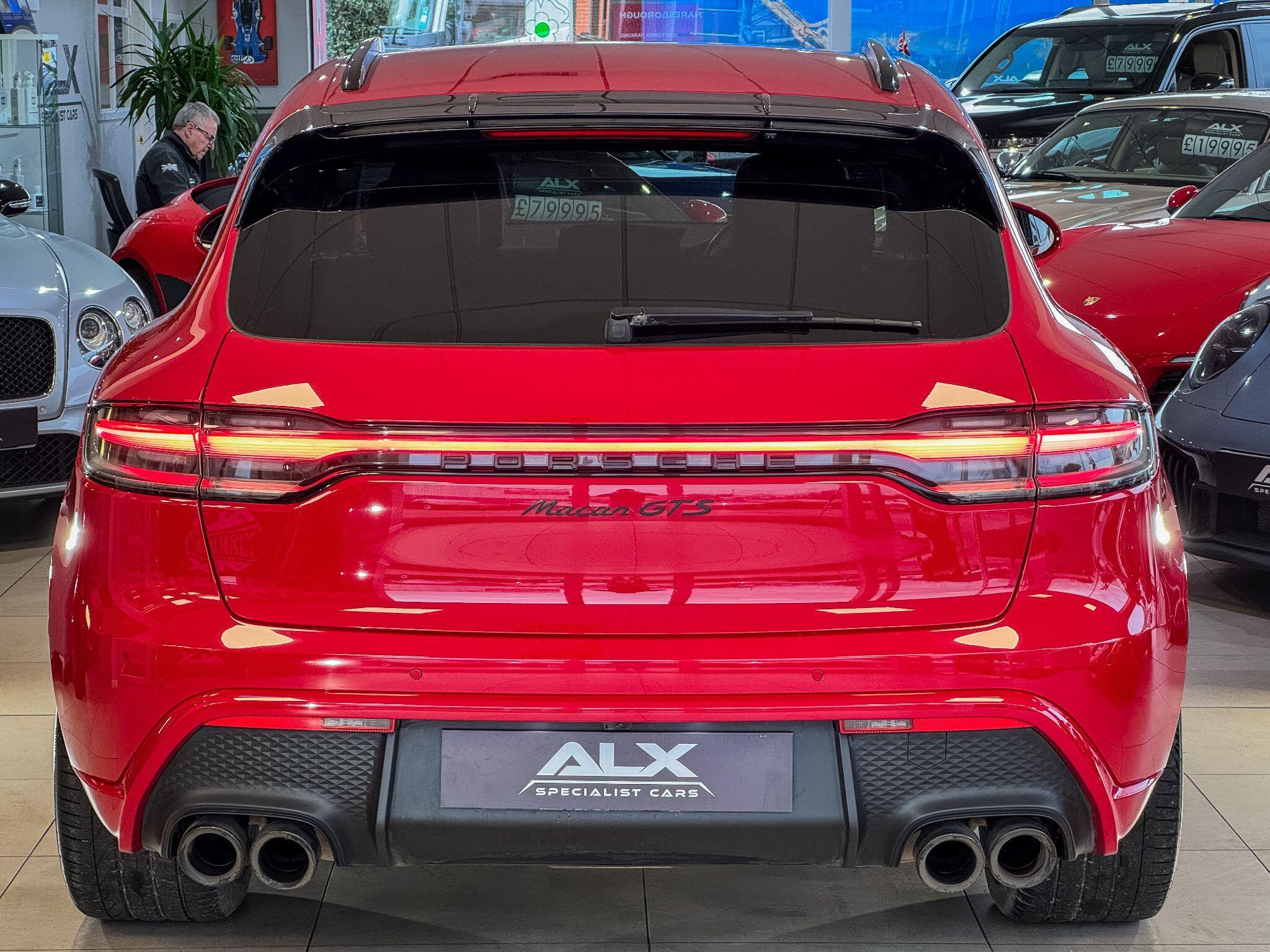 Porsche Macan - Image 19