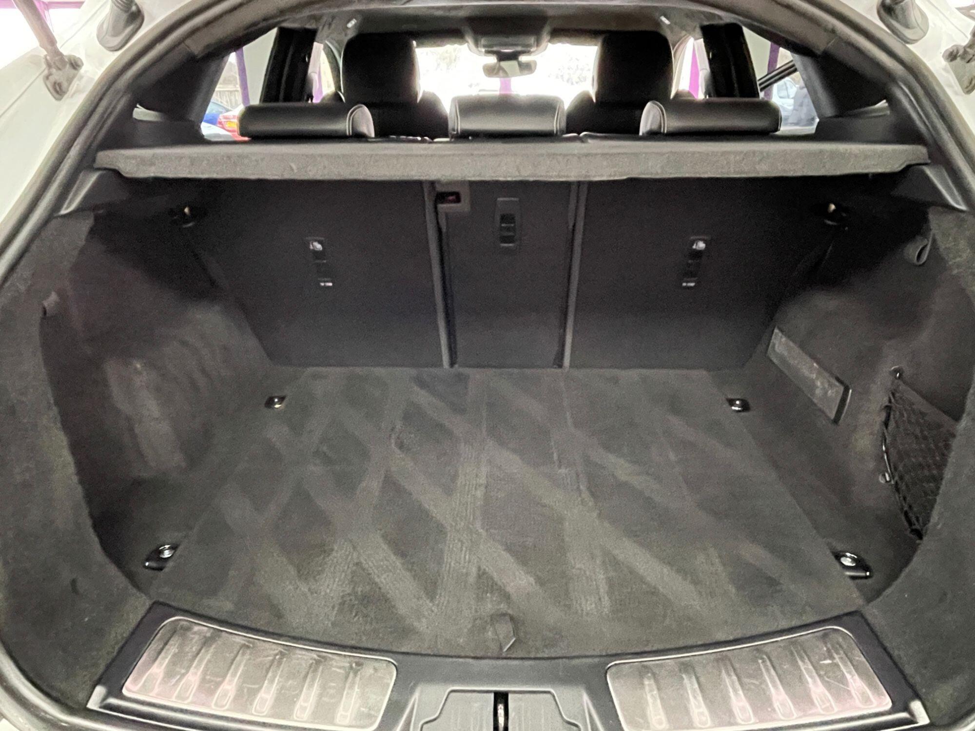 Jaguar E-Pace - Image 18