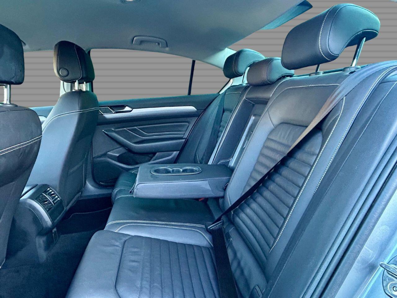 Volkswagen Passat - Image 18