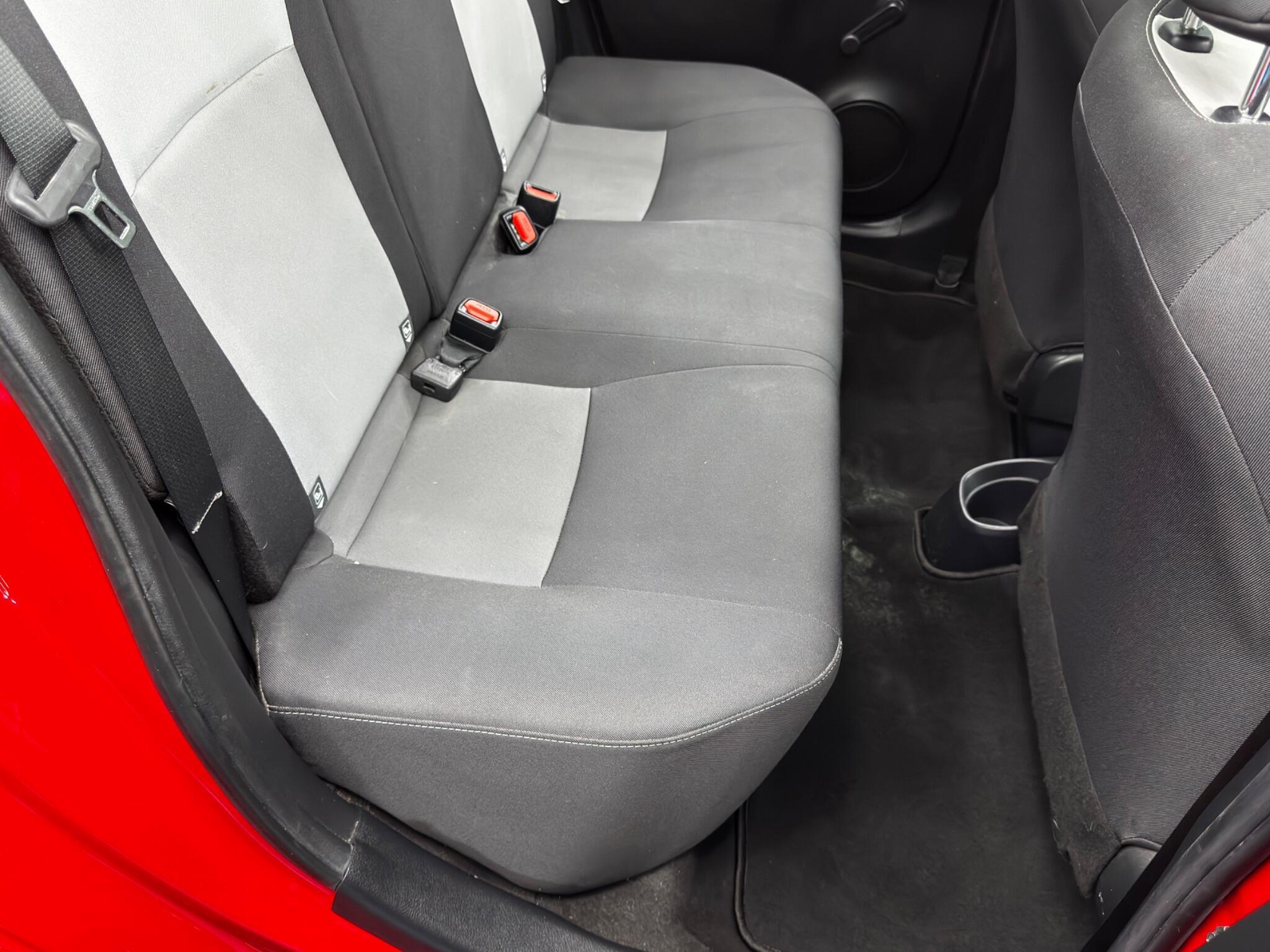 Toyota Yaris - Image 16