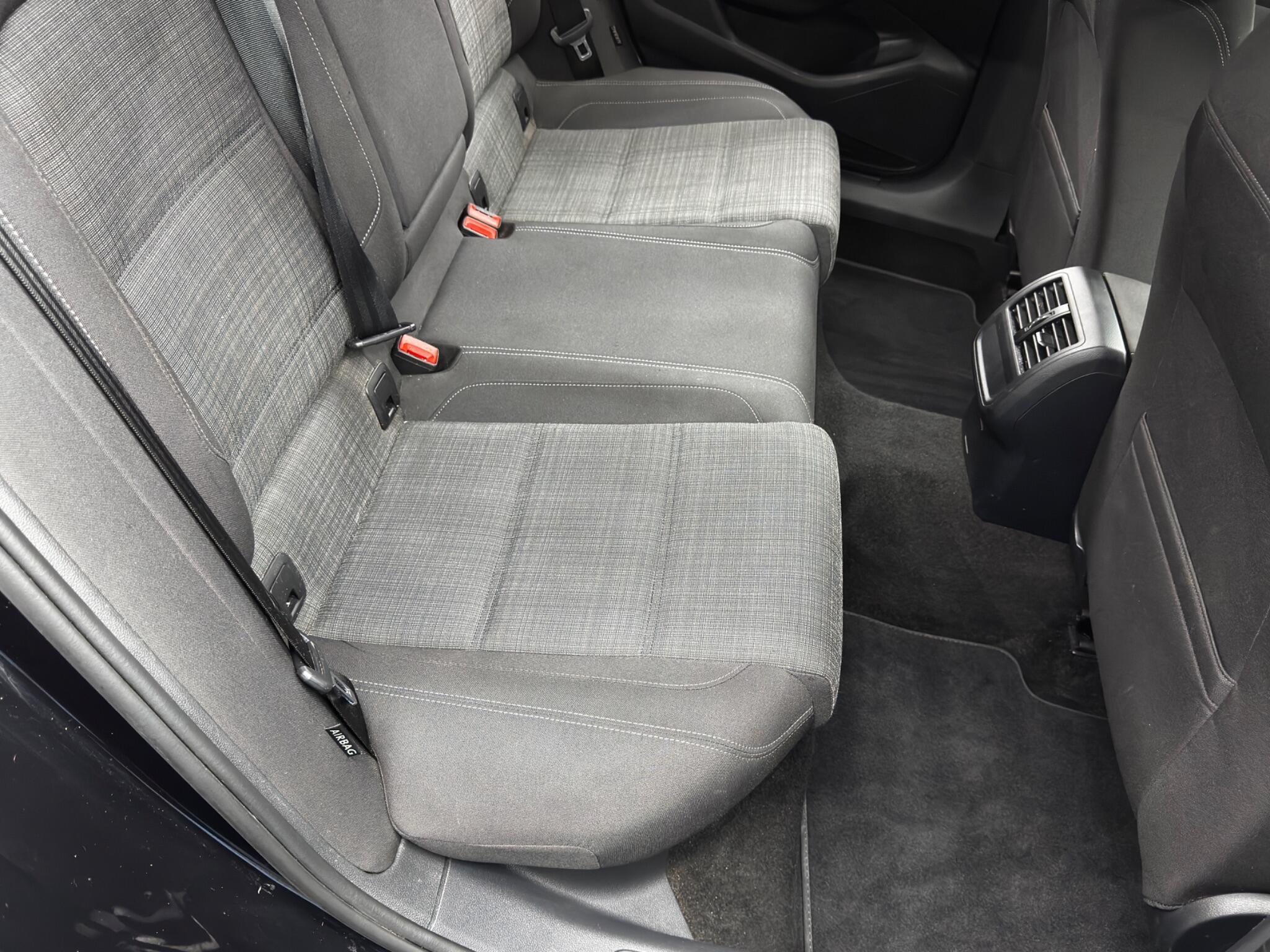 Volkswagen Passat - Image 15