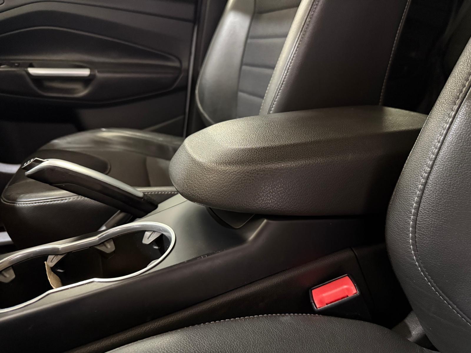 Ford Kuga - Image 31