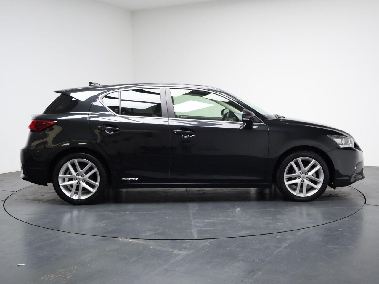 Lexus CT - Image 14