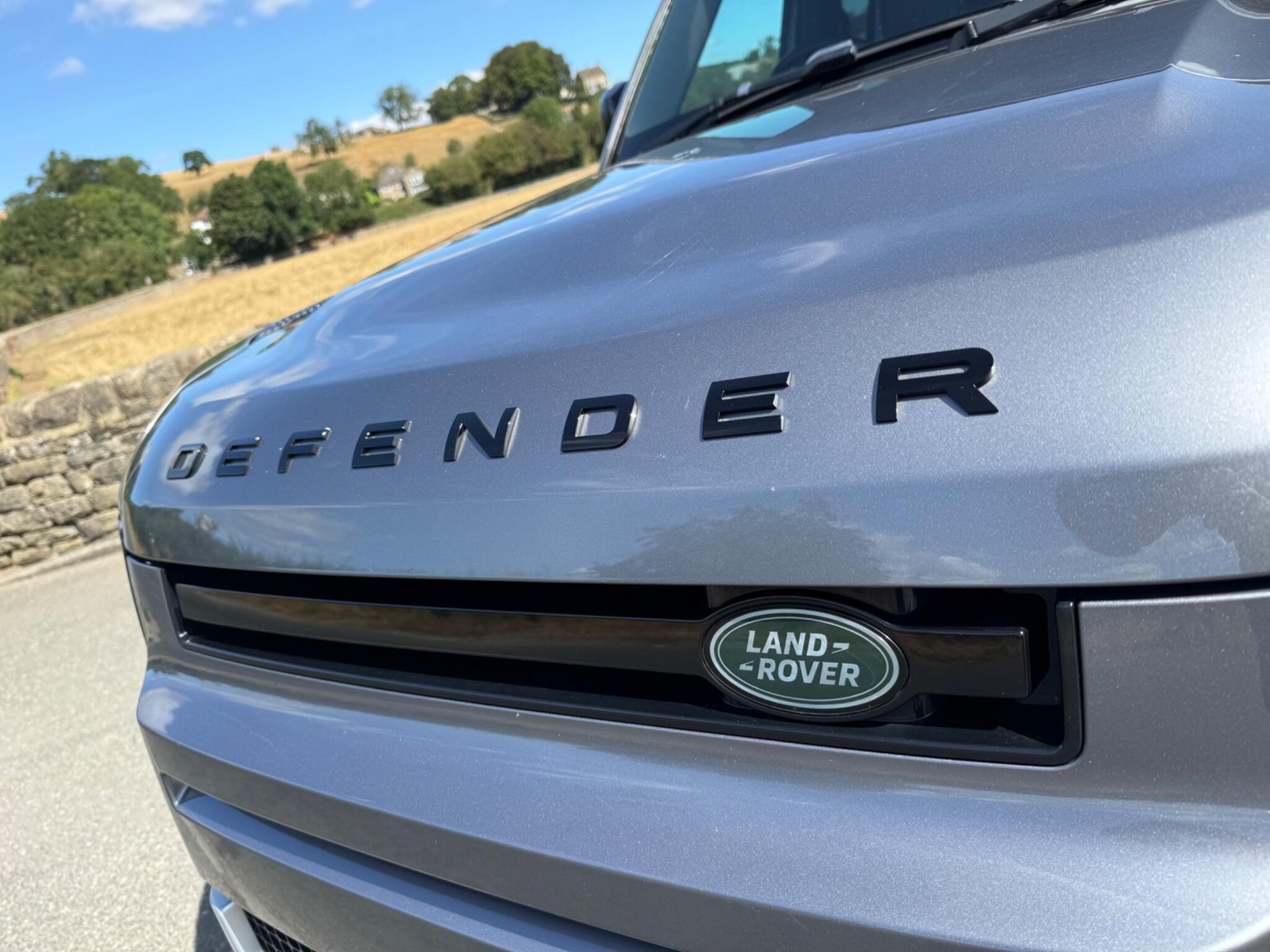 Land Rover Defender 110 - Image 18