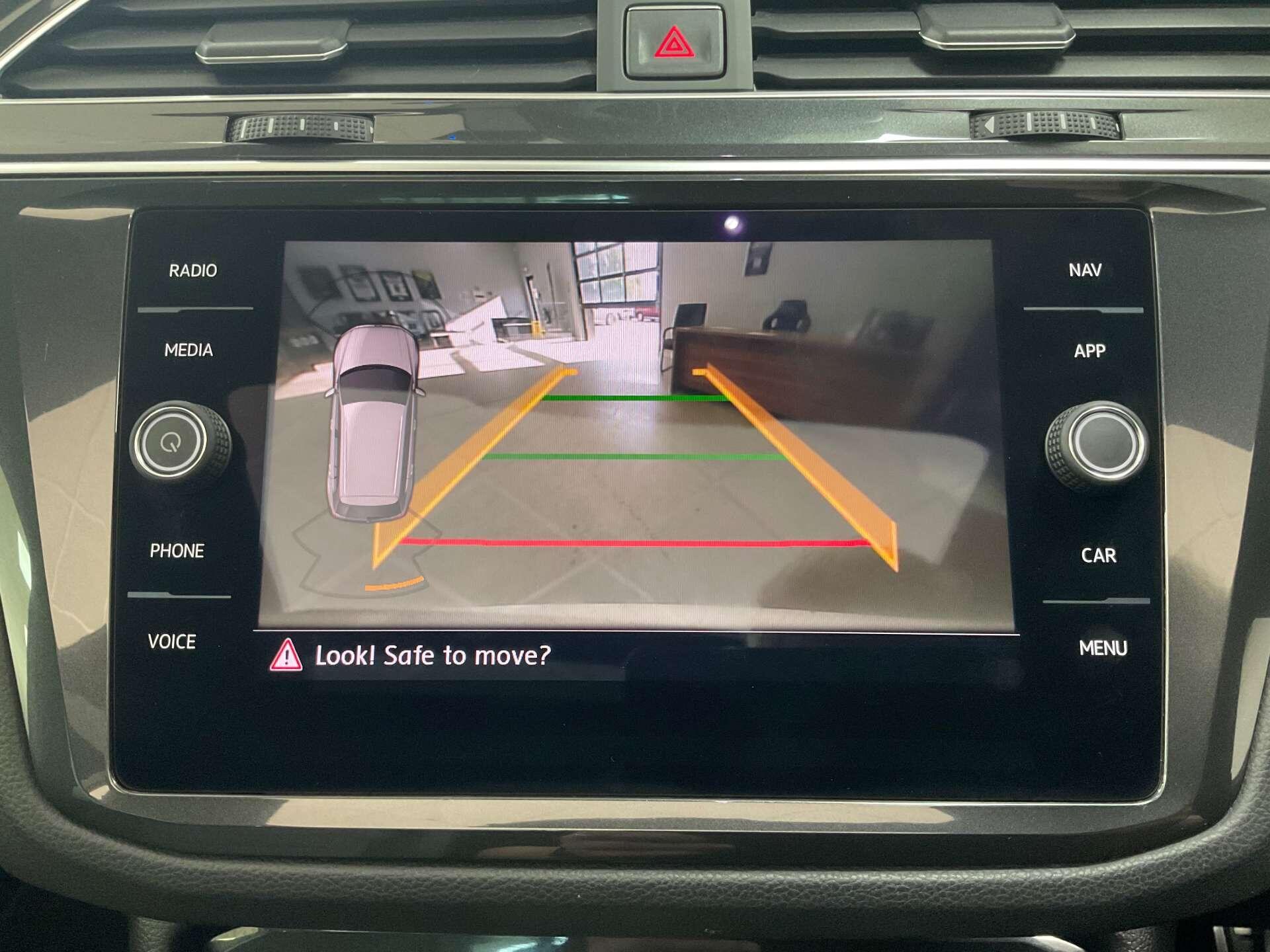 Volkswagen Tiguan - Image 16