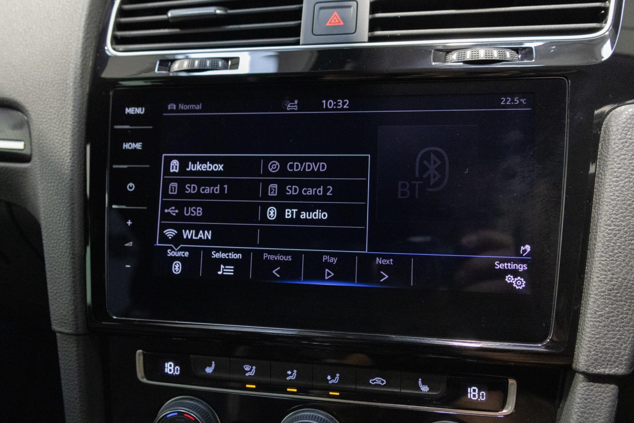 Volkswagen Golf - Image 17