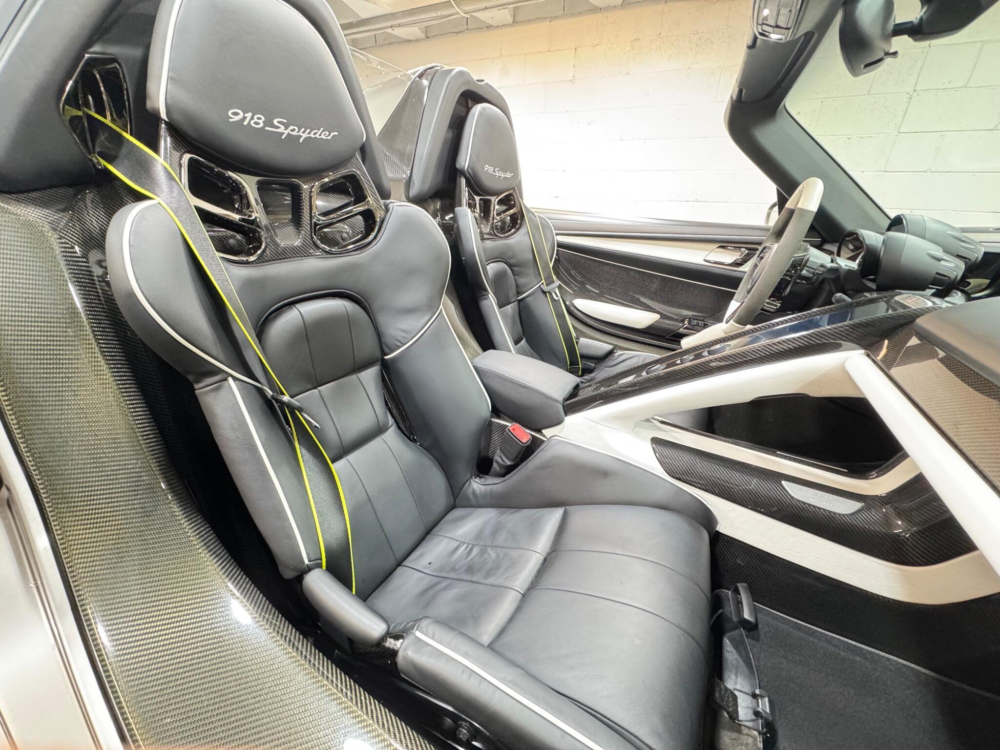 Porsche 918 - Image 10