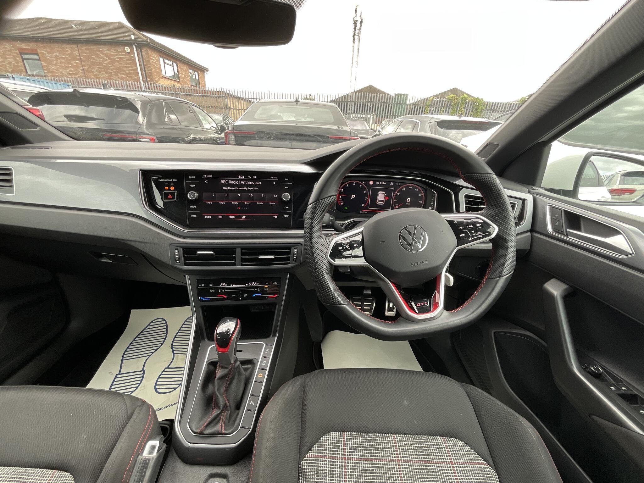 Volkswagen Polo - Image 6