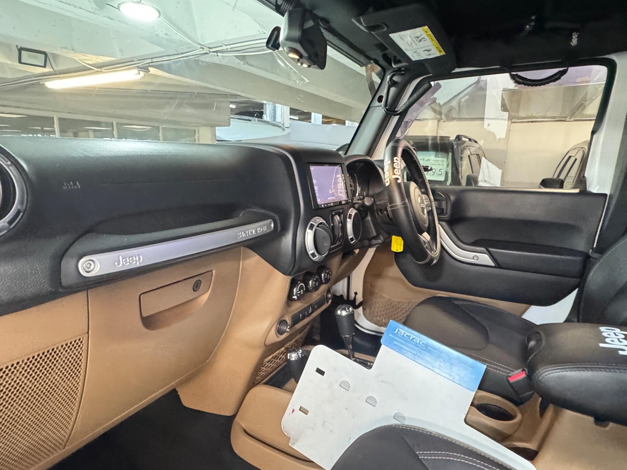 Jeep Wrangler - Image 11