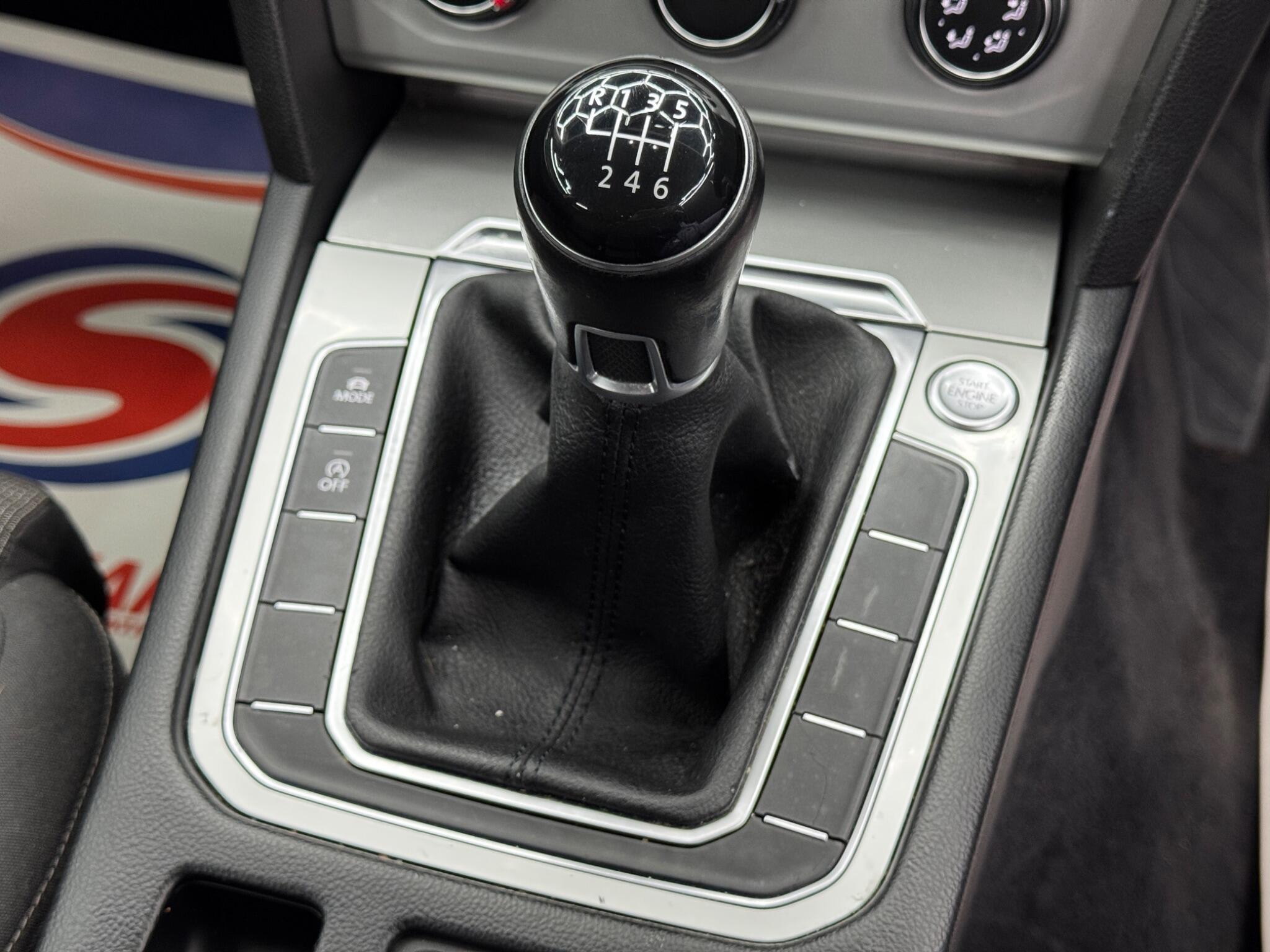 Volkswagen Passat - Image 24