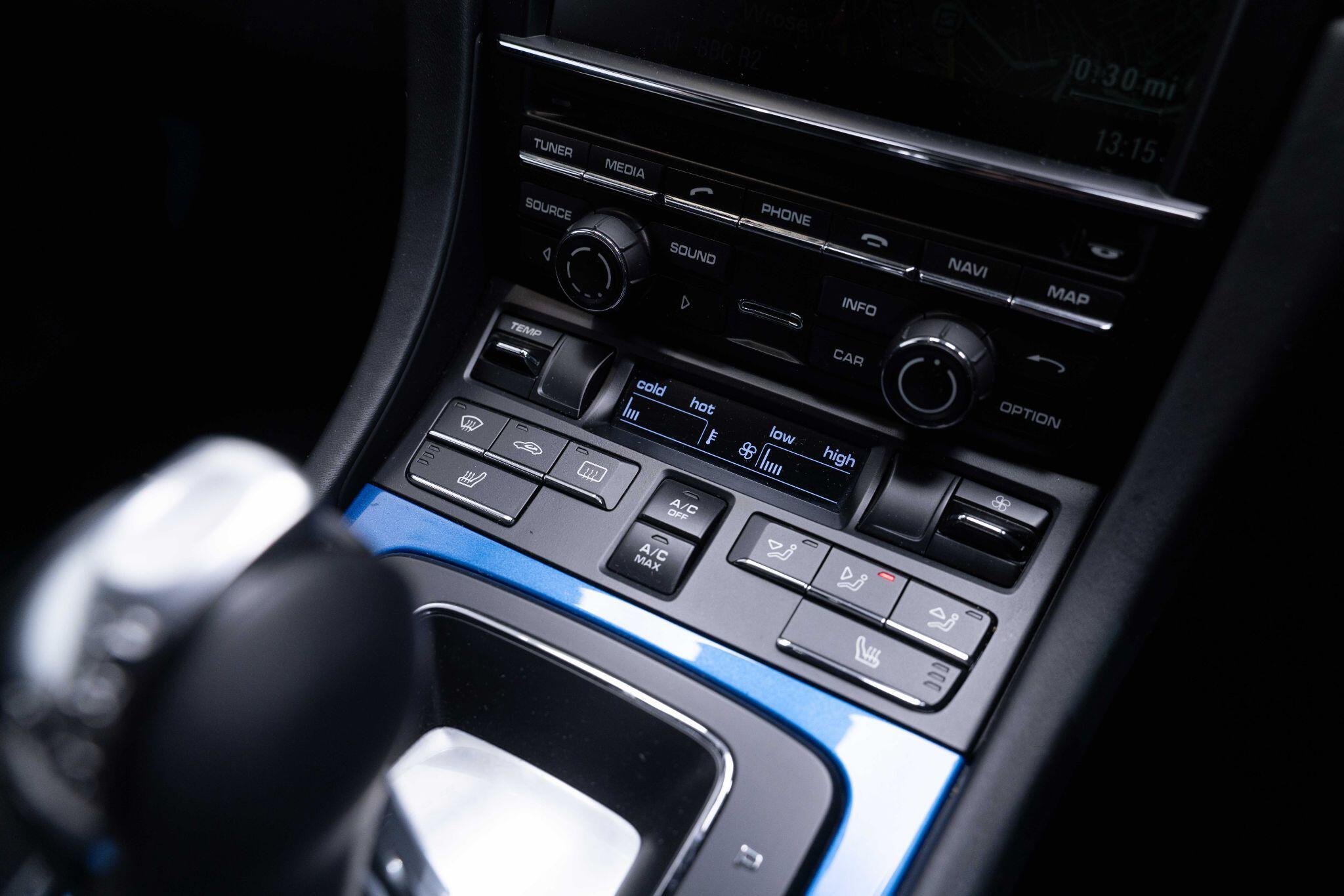 Porsche Cayman - Image 17